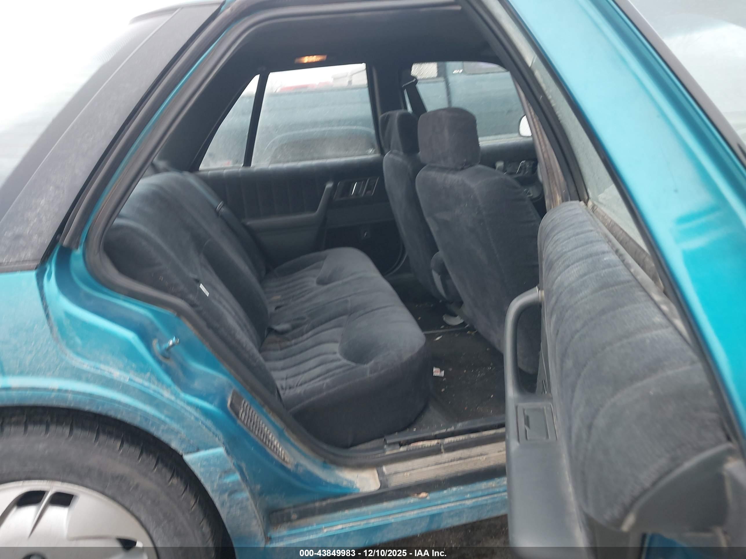 OLDSMOBILE CUTLASS image 8