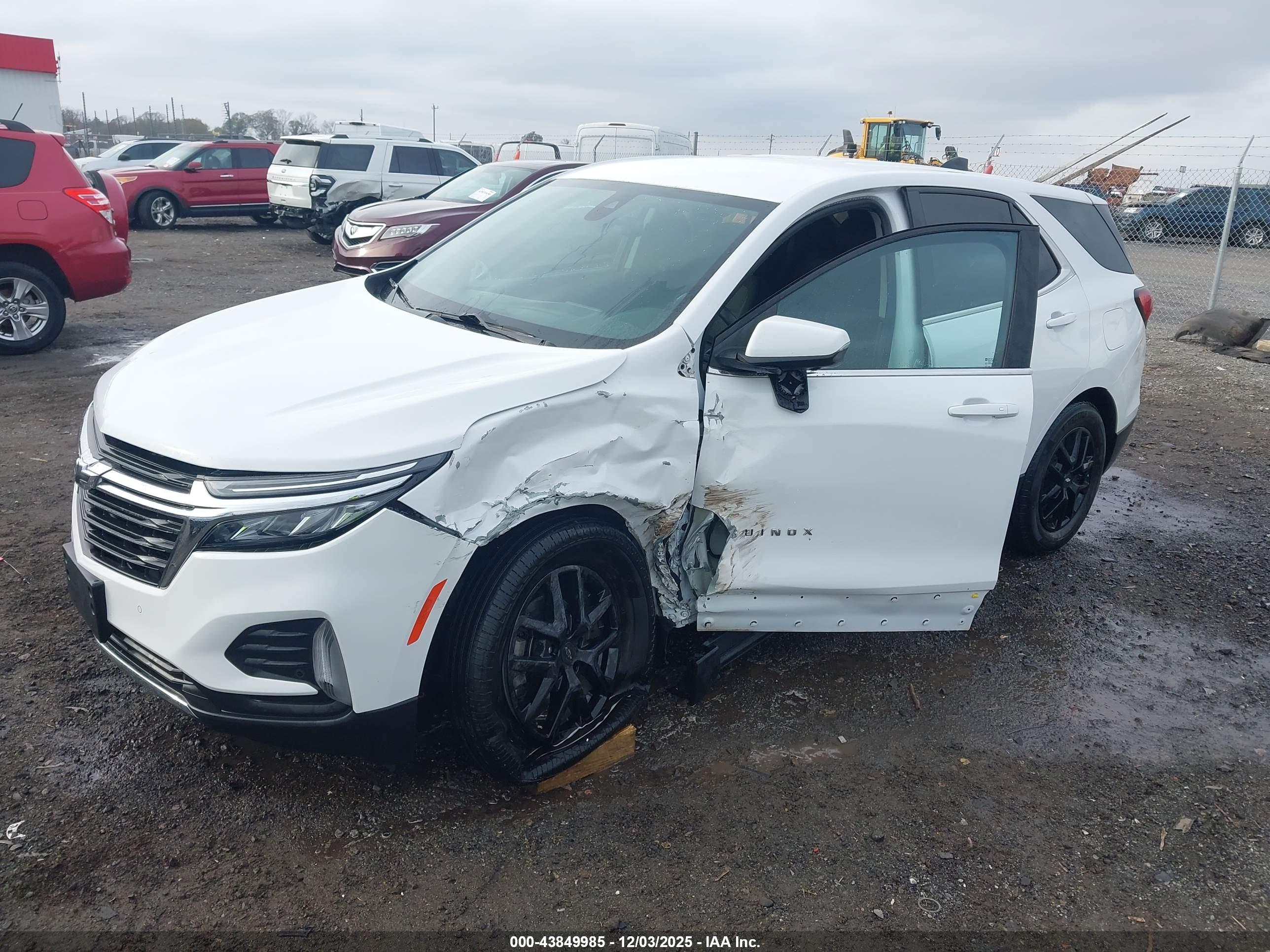 CHEVROLET EQUINOX image 2