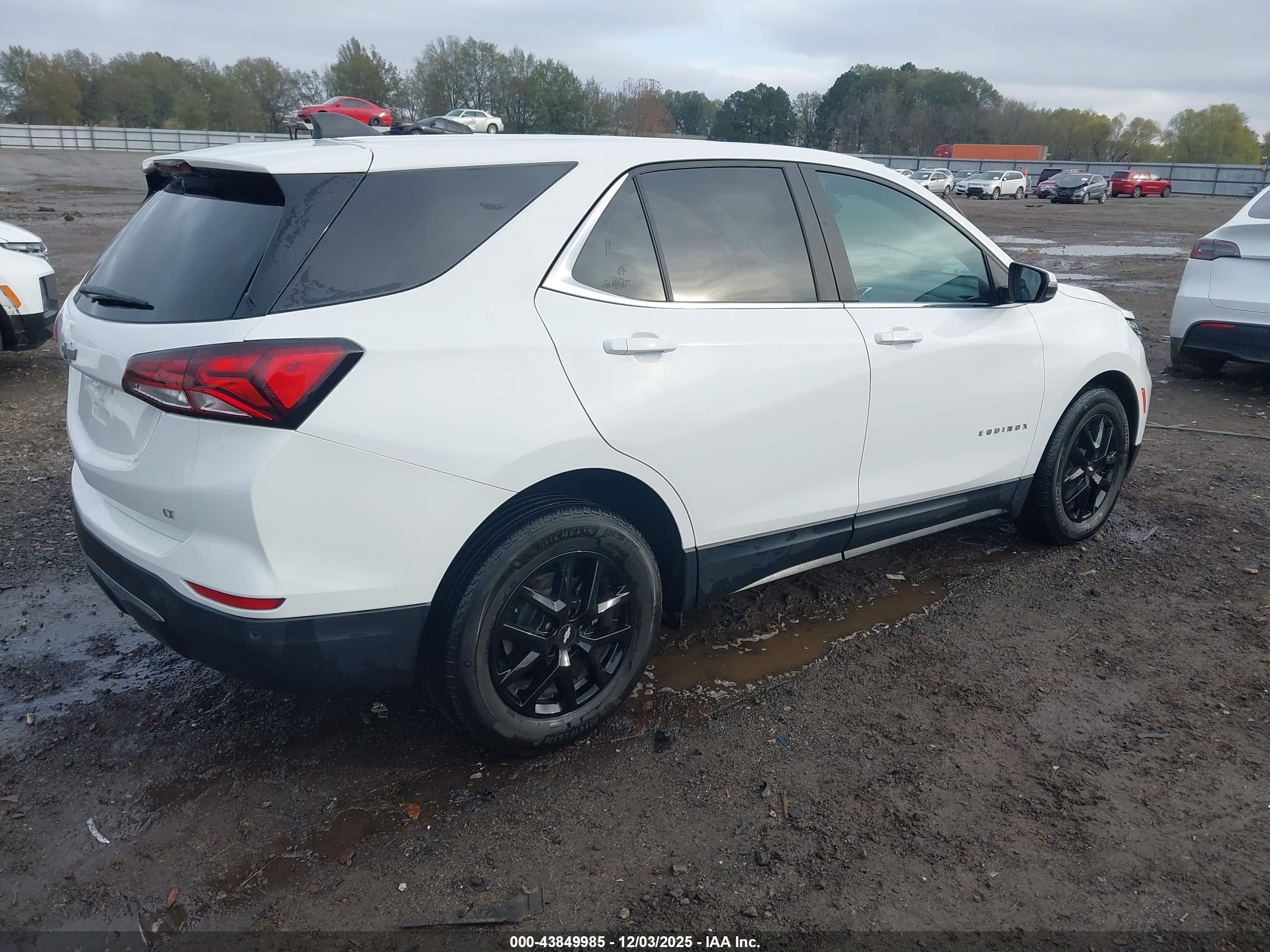 CHEVROLET EQUINOX image 4
