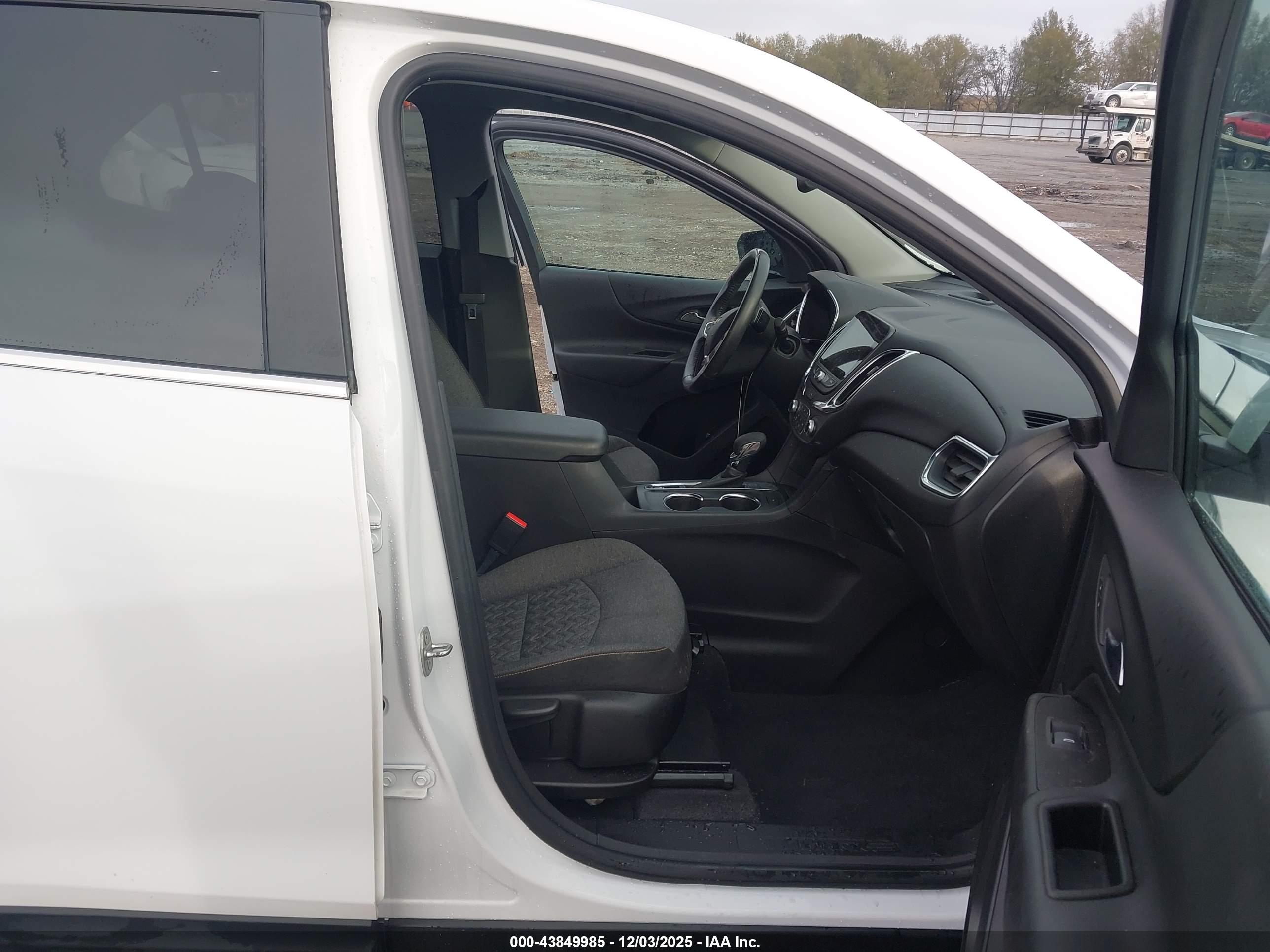 CHEVROLET EQUINOX image 5