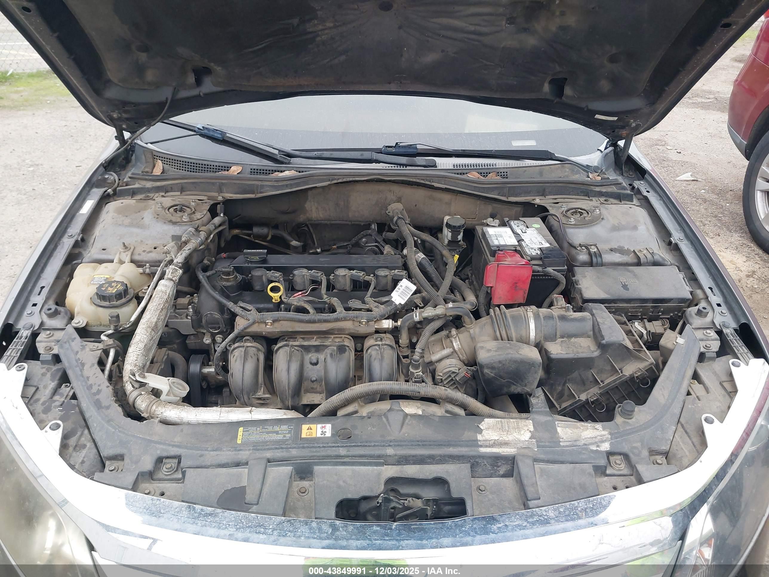 FORD FUSION image 10