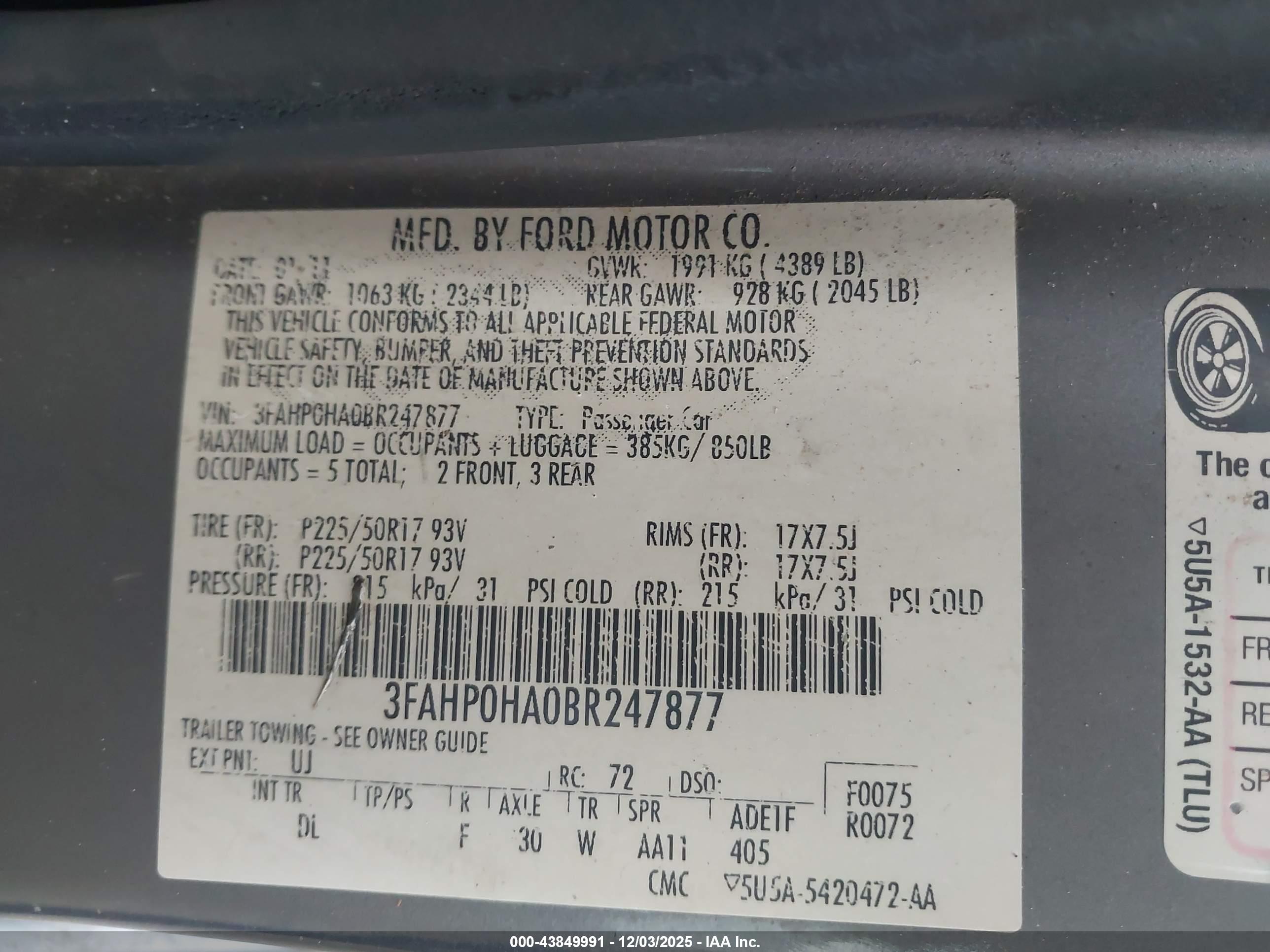 FORD FUSION image 9
