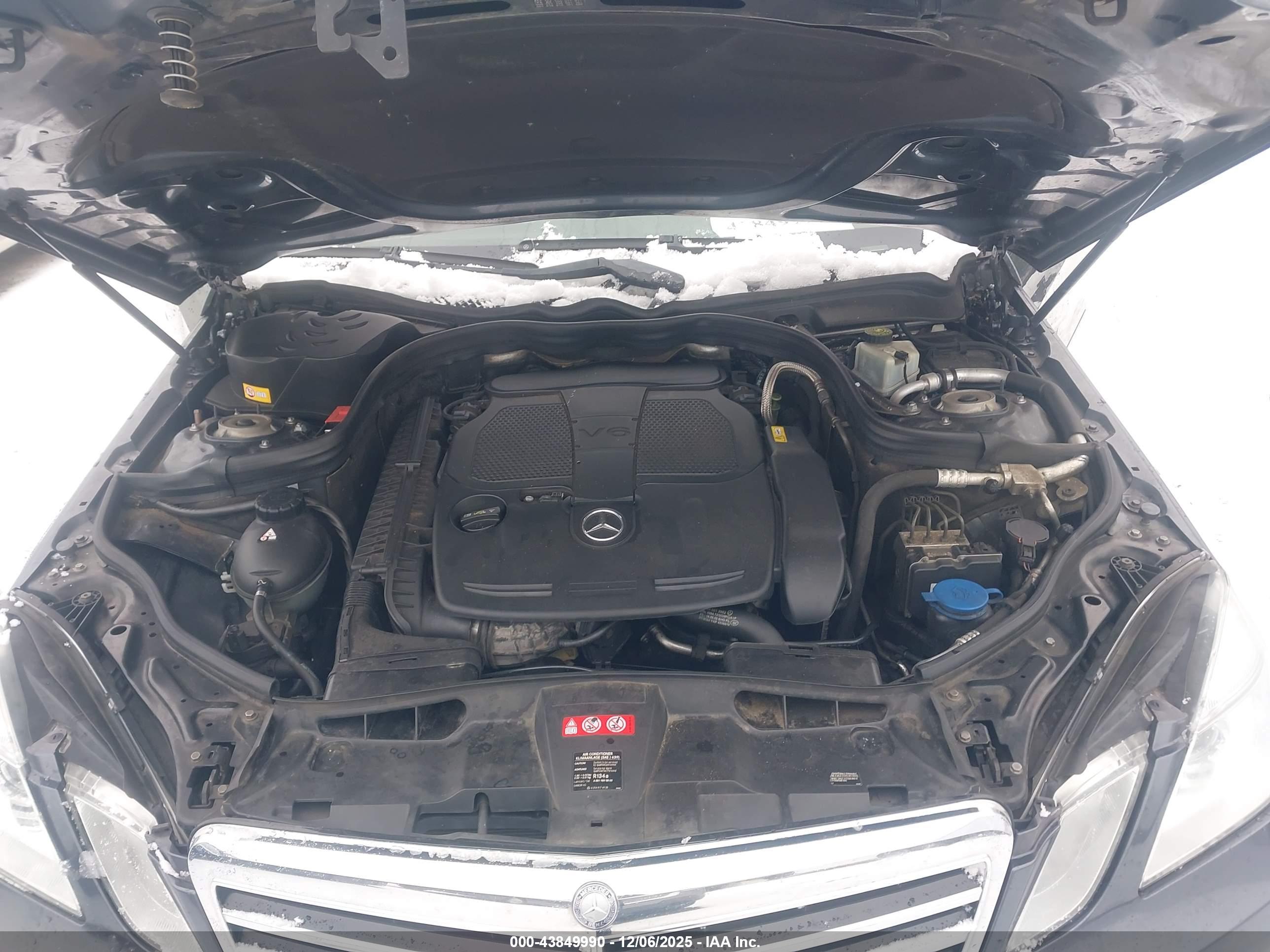 MERCEDES-BENZ E image 10