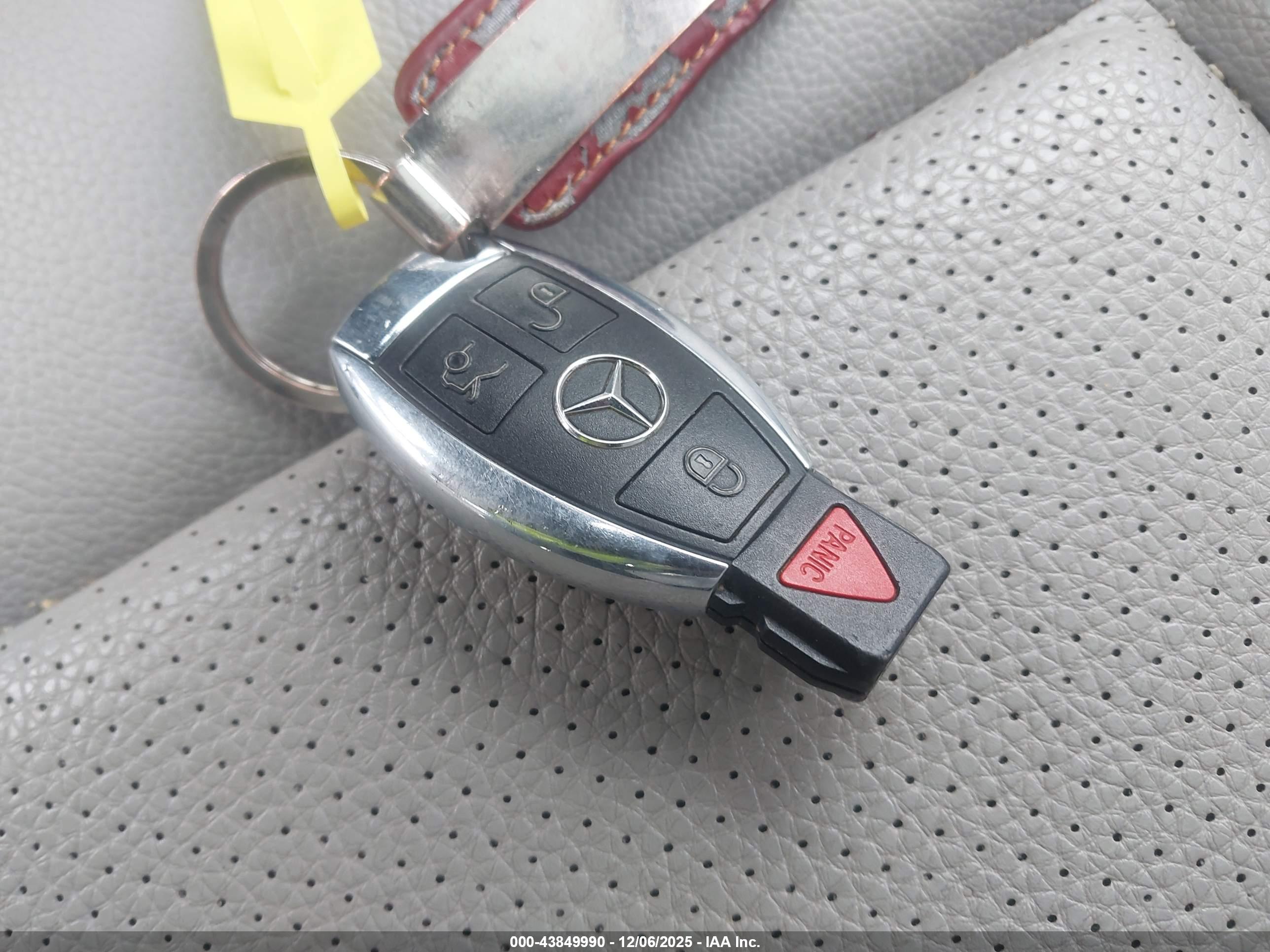 MERCEDES-BENZ E image 11