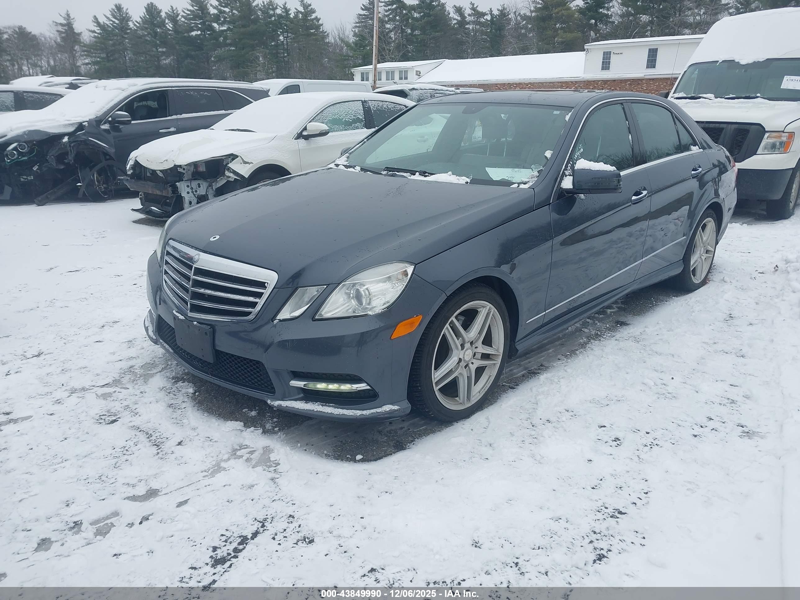 MERCEDES-BENZ E image 2