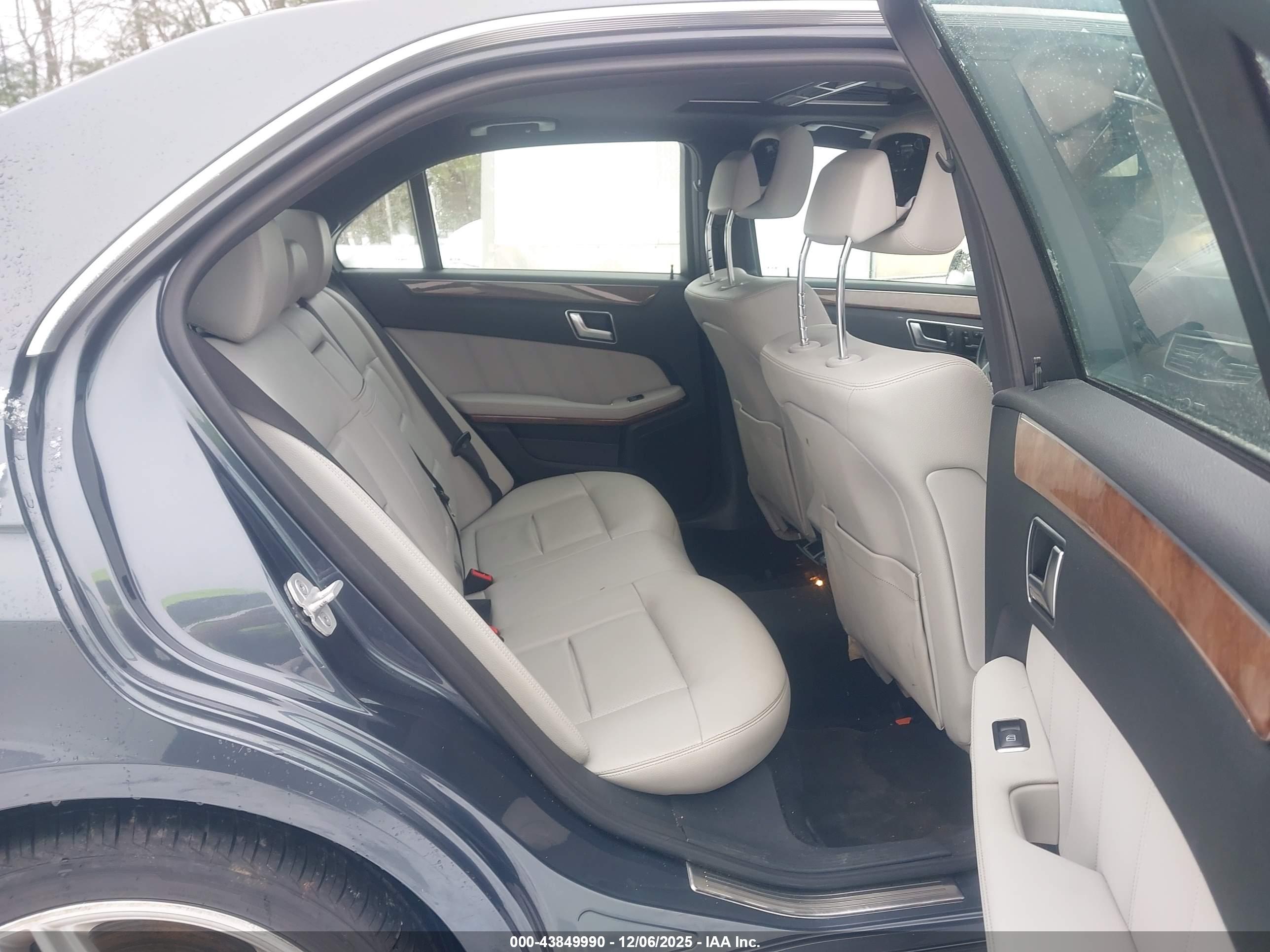 MERCEDES-BENZ E image 8