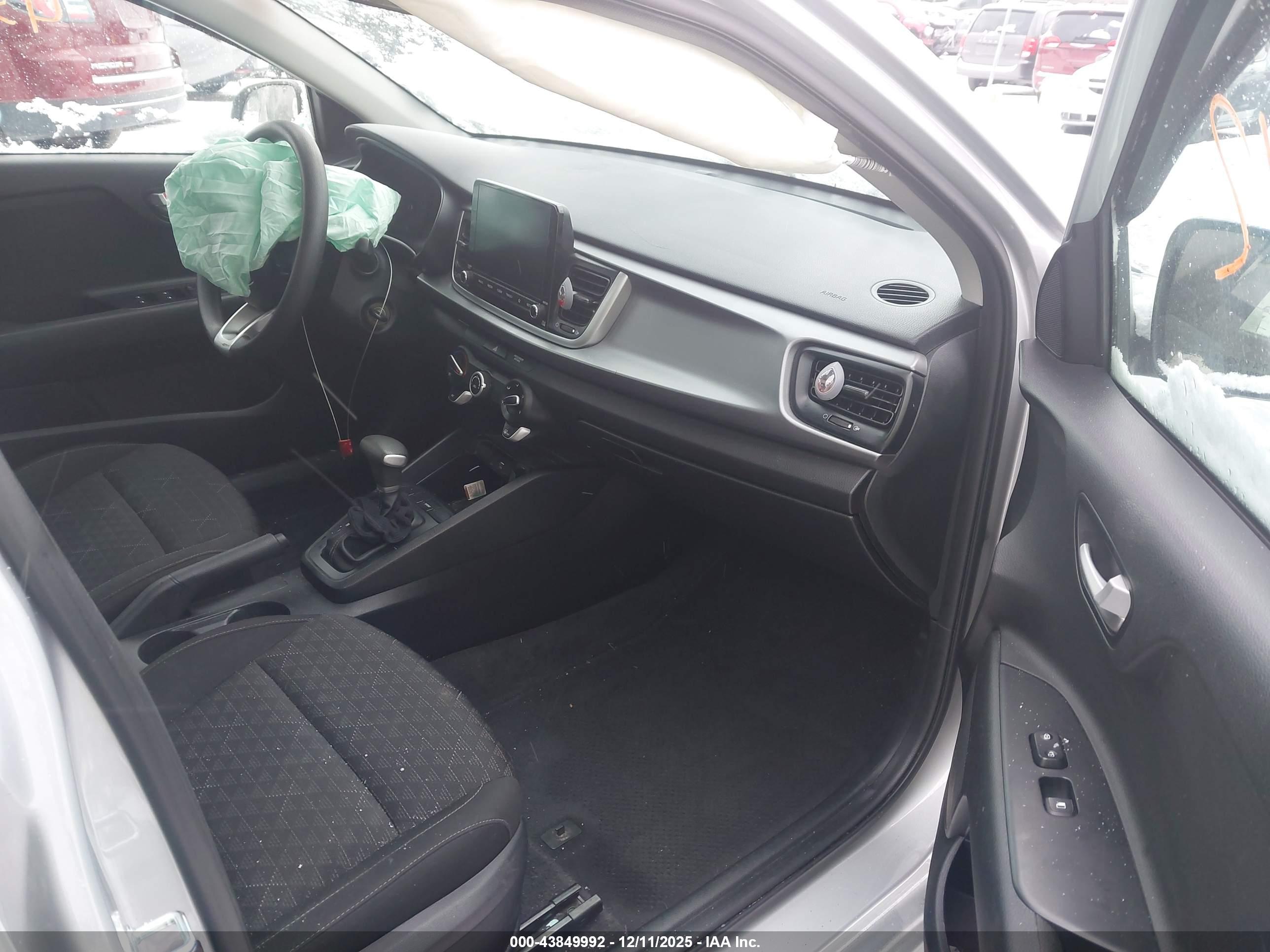 KIA RIO image 5
