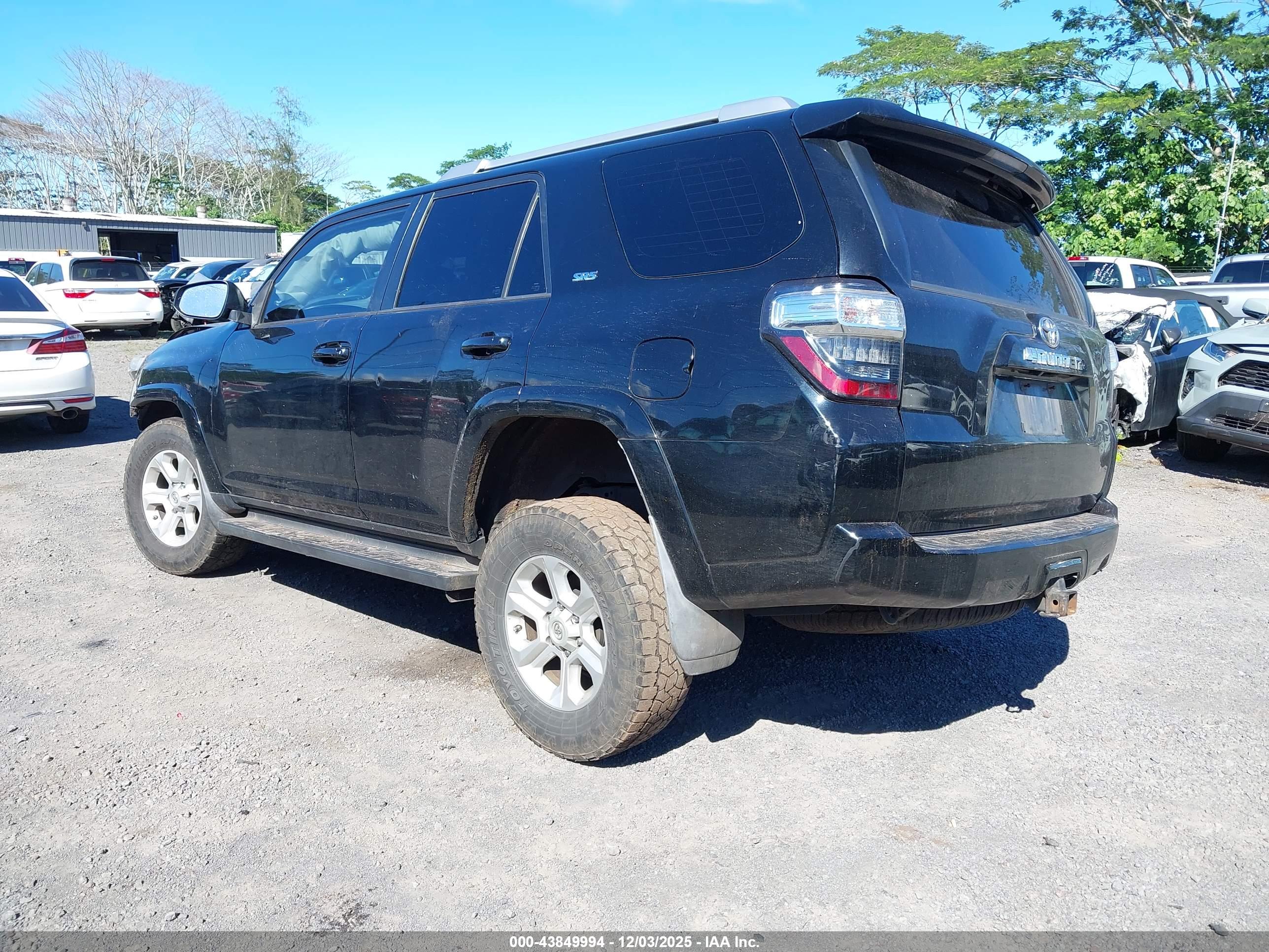 TOYOTA 4RUNNER image 3