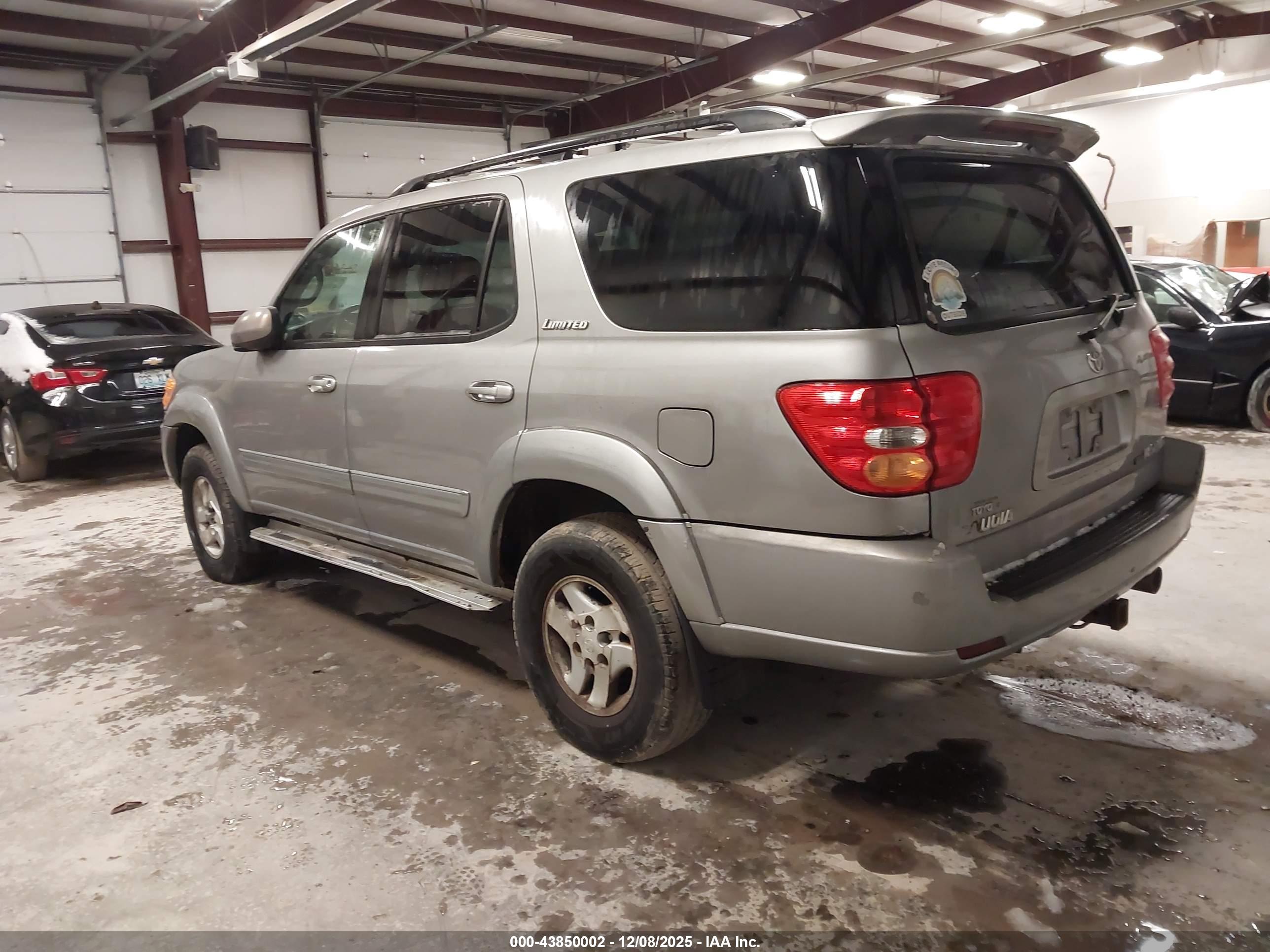 TOYOTA SEQUOIA image 3