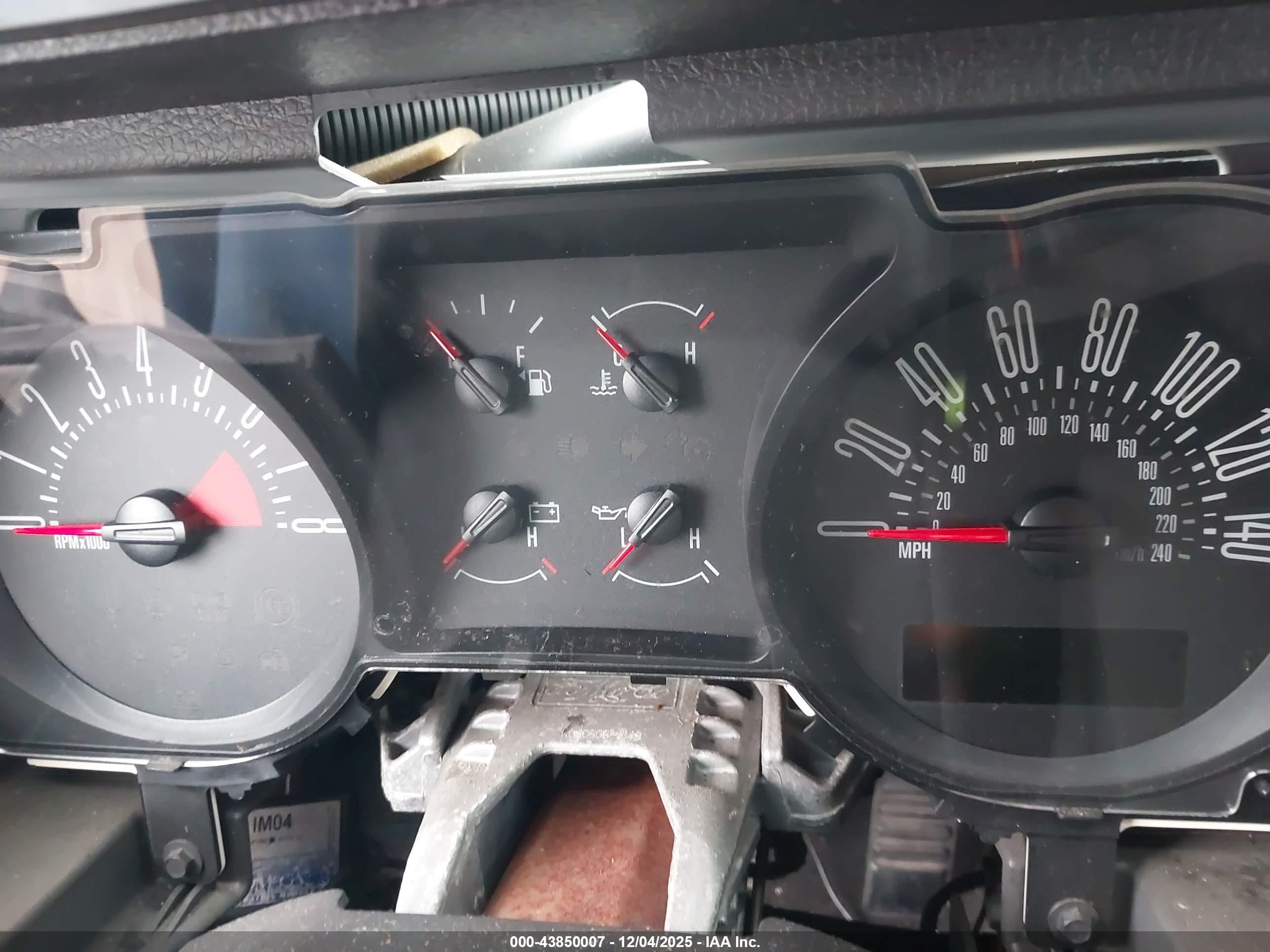 FORD MUSTANG image 7