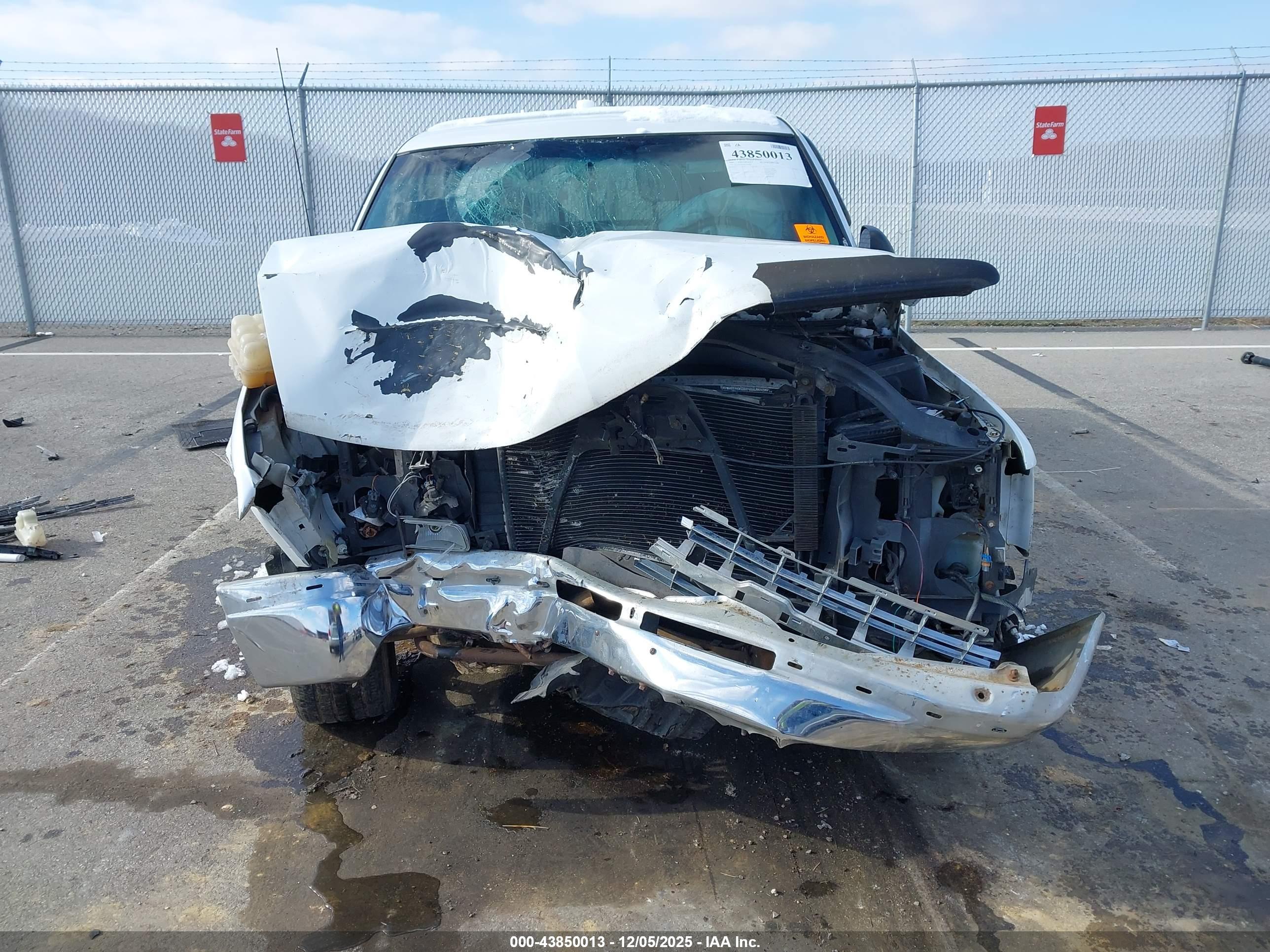 CHEVROLET SILVERADO image 6