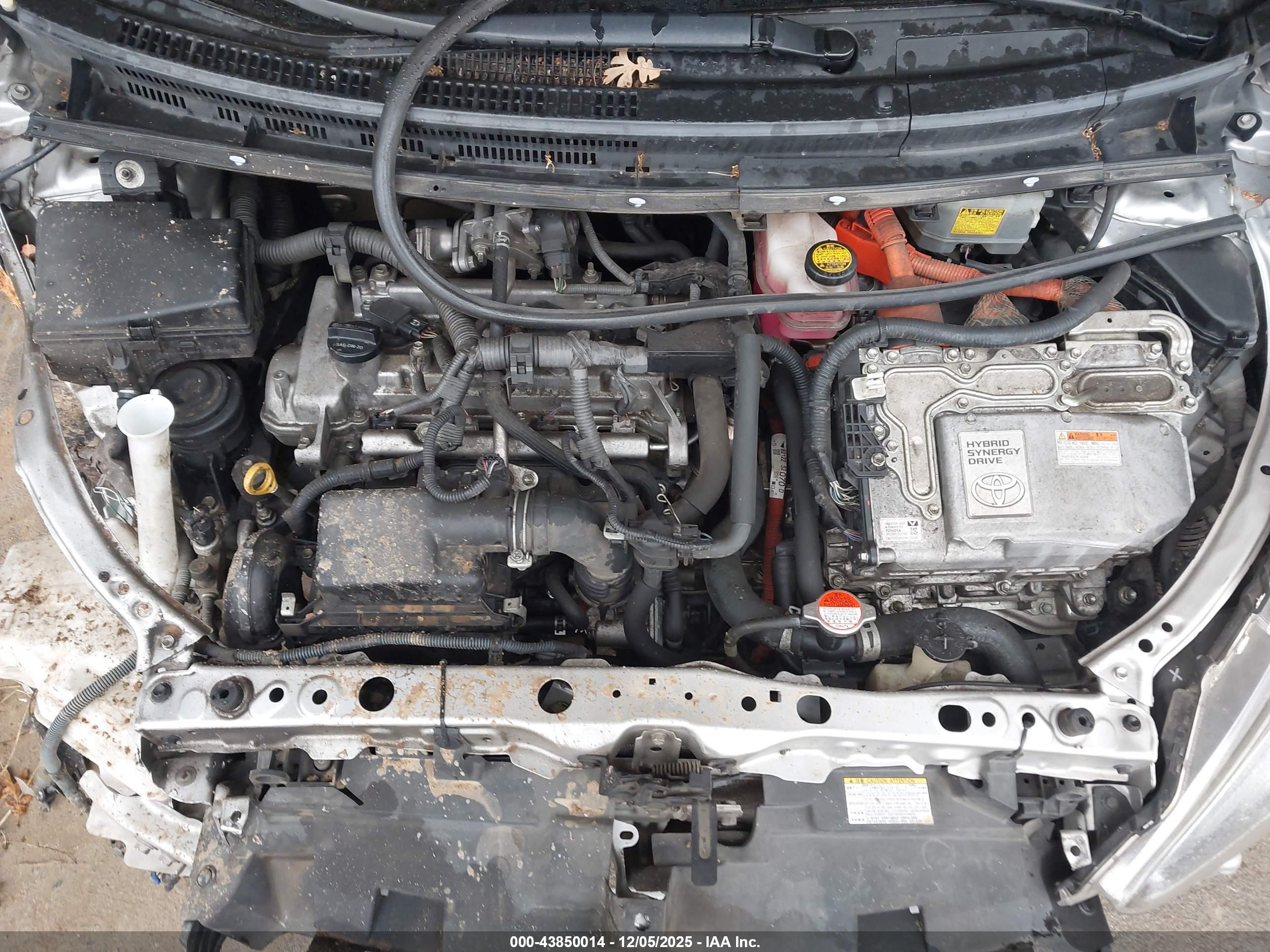 TOYOTA PRIUS image 10