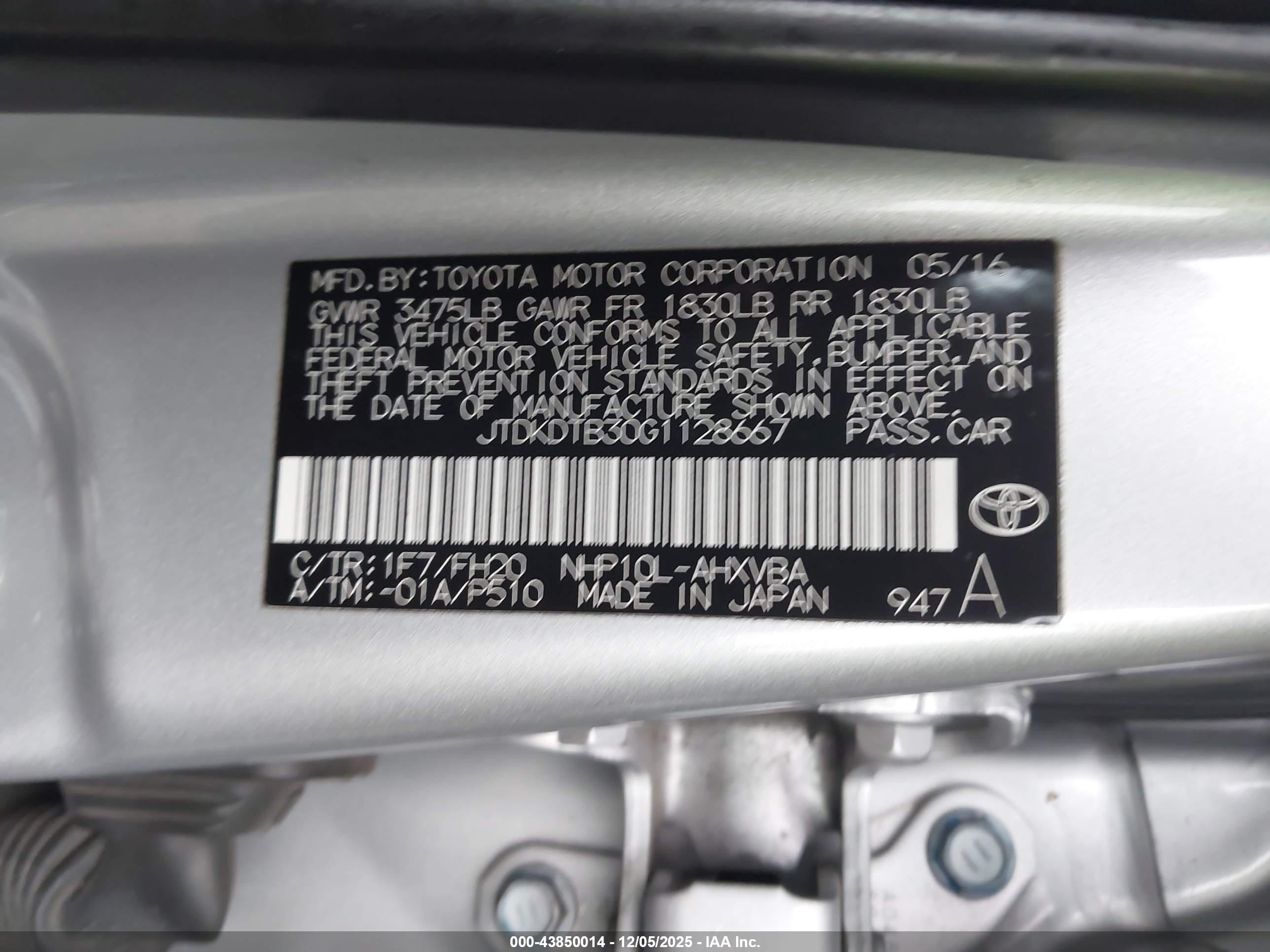 TOYOTA PRIUS image 9
