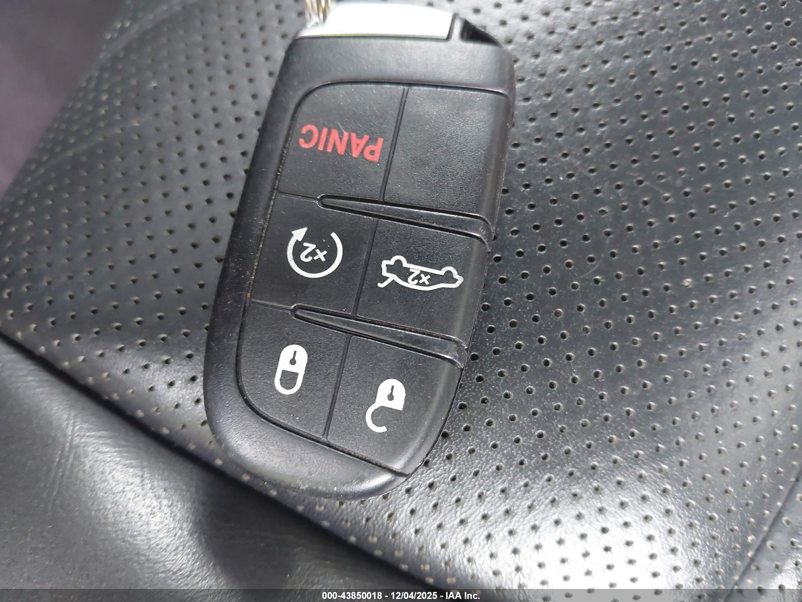 DODGE CHALLENGER image 11