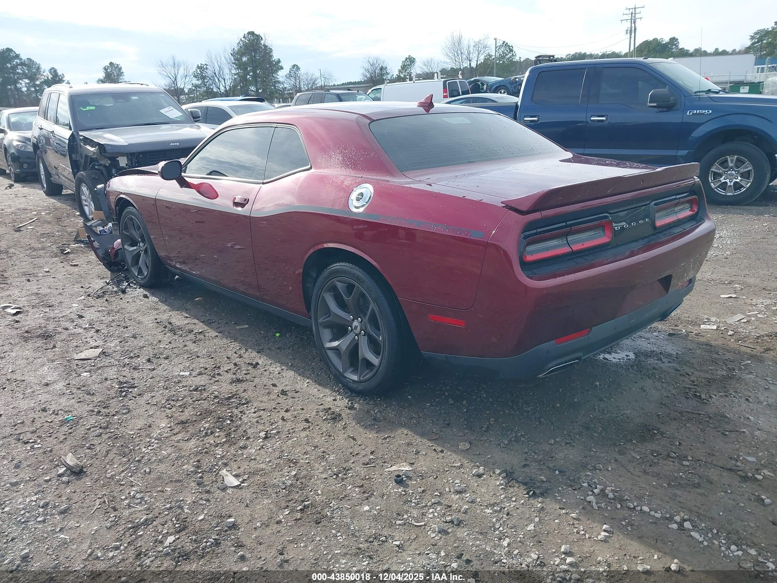 DODGE CHALLENGER image 3