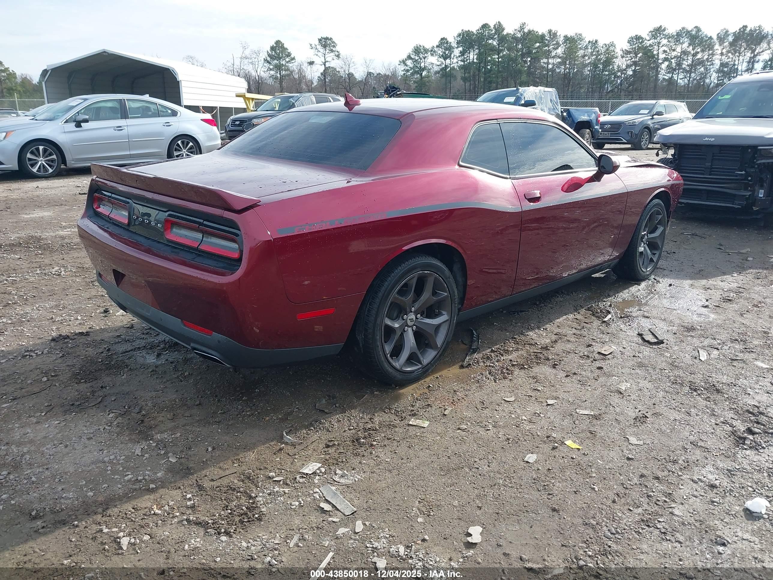 DODGE CHALLENGER image 4