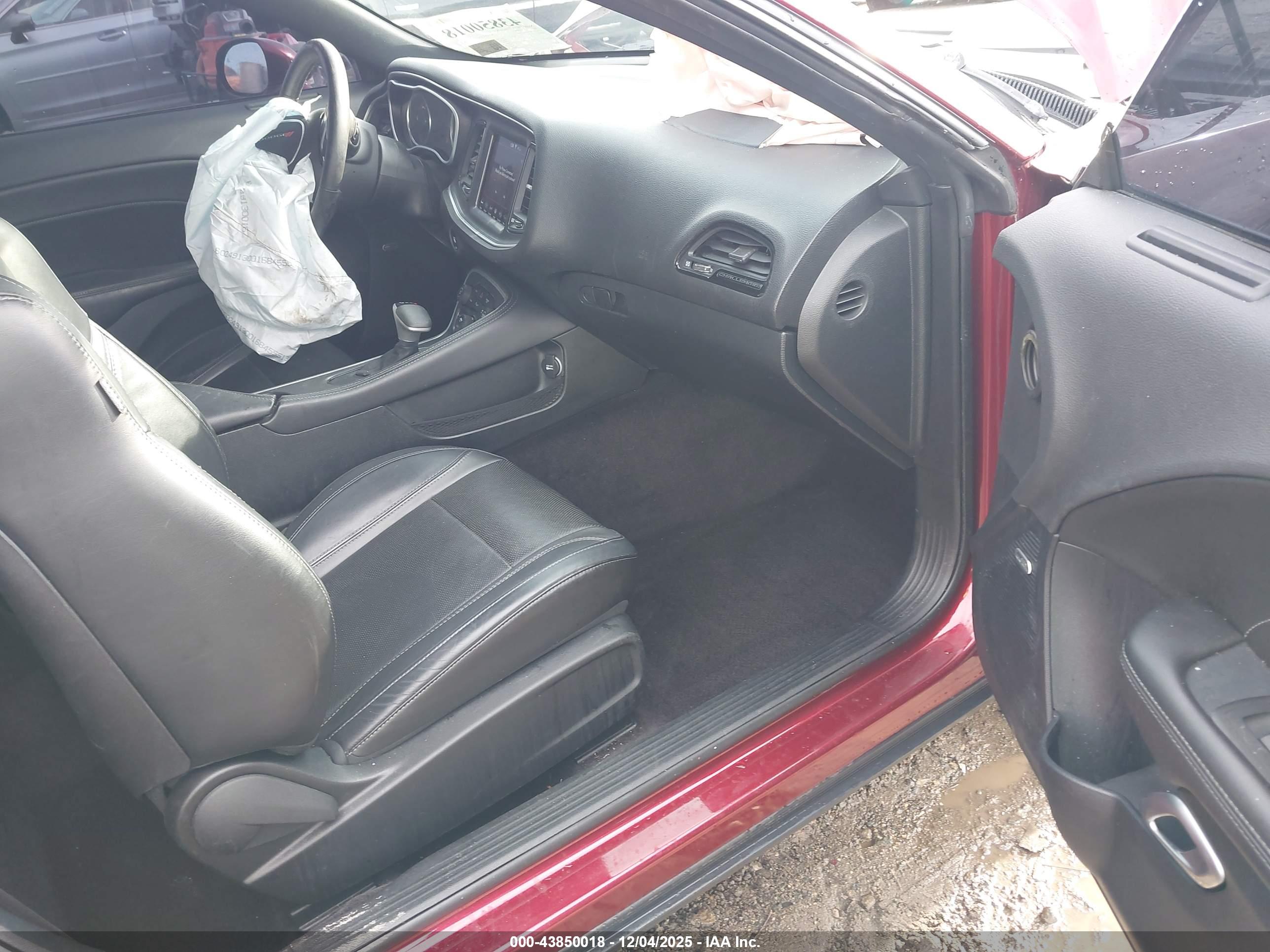 DODGE CHALLENGER image 5