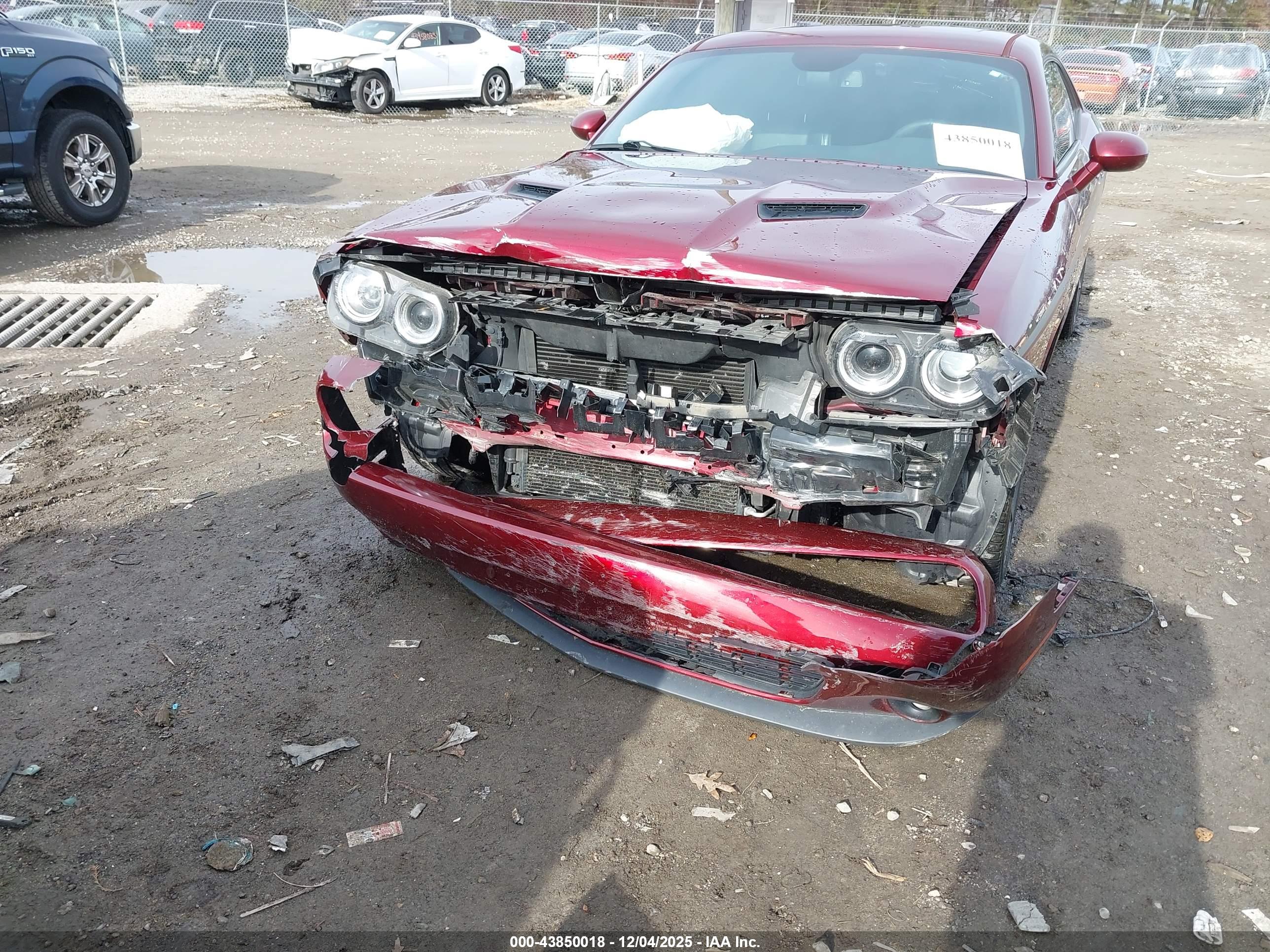DODGE CHALLENGER image 6