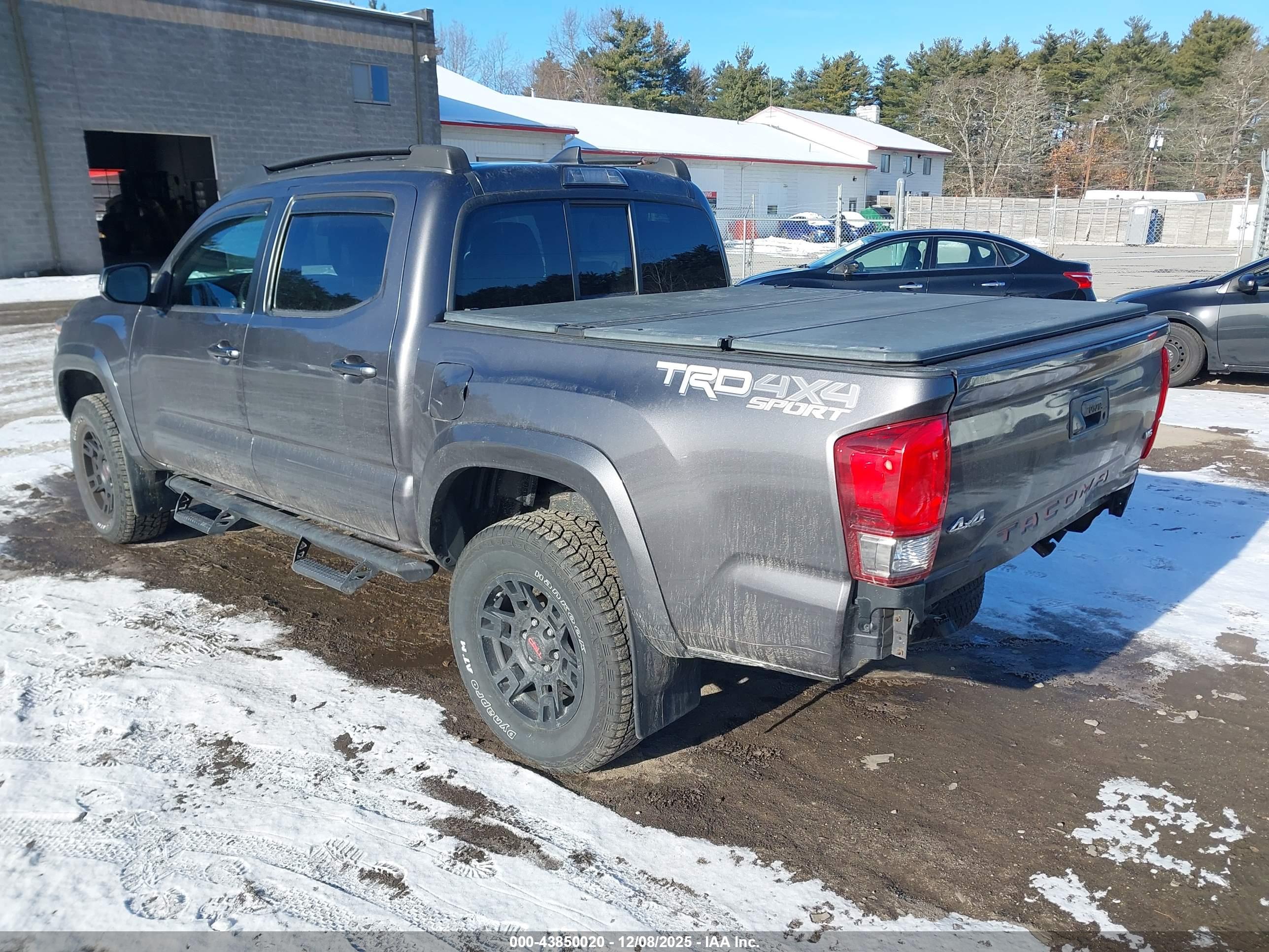 TOYOTA TACOMA image 3