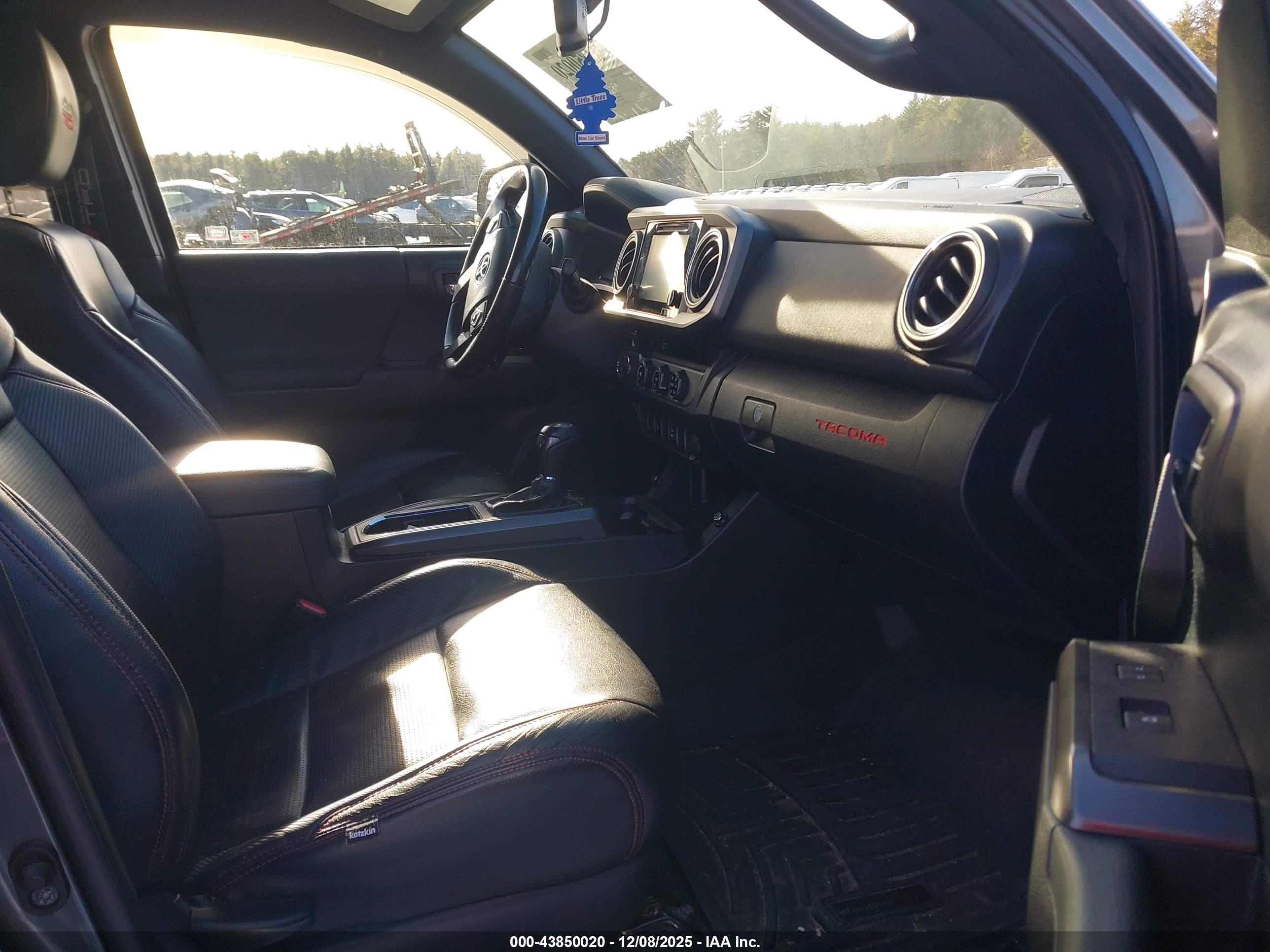 TOYOTA TACOMA image 5