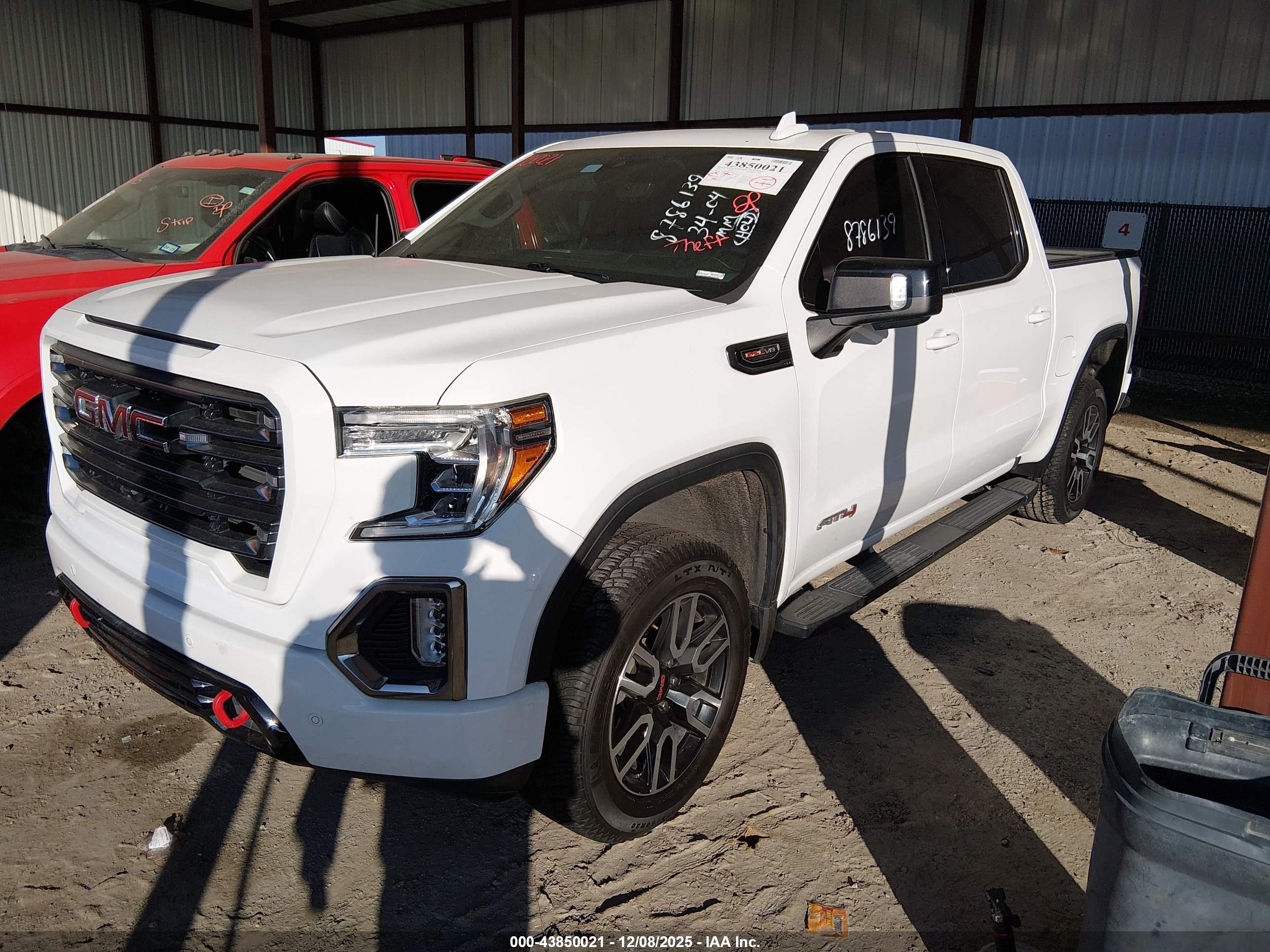 GMC SIERRA image 2