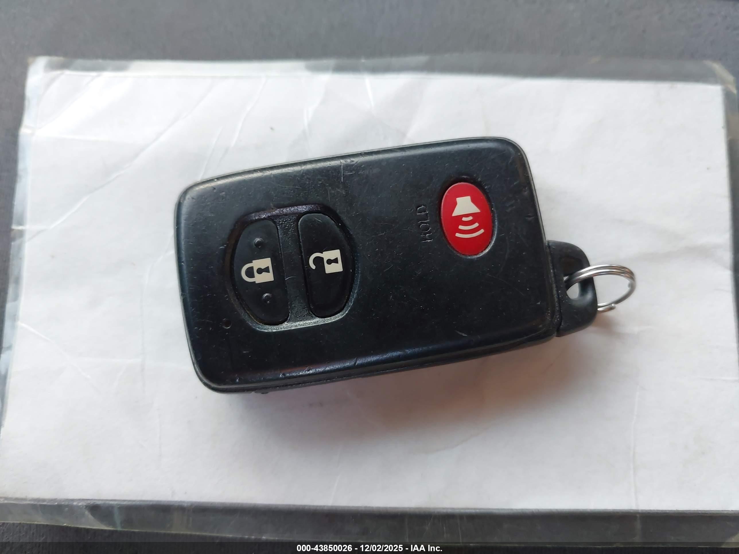 TOYOTA PRIUS image 11