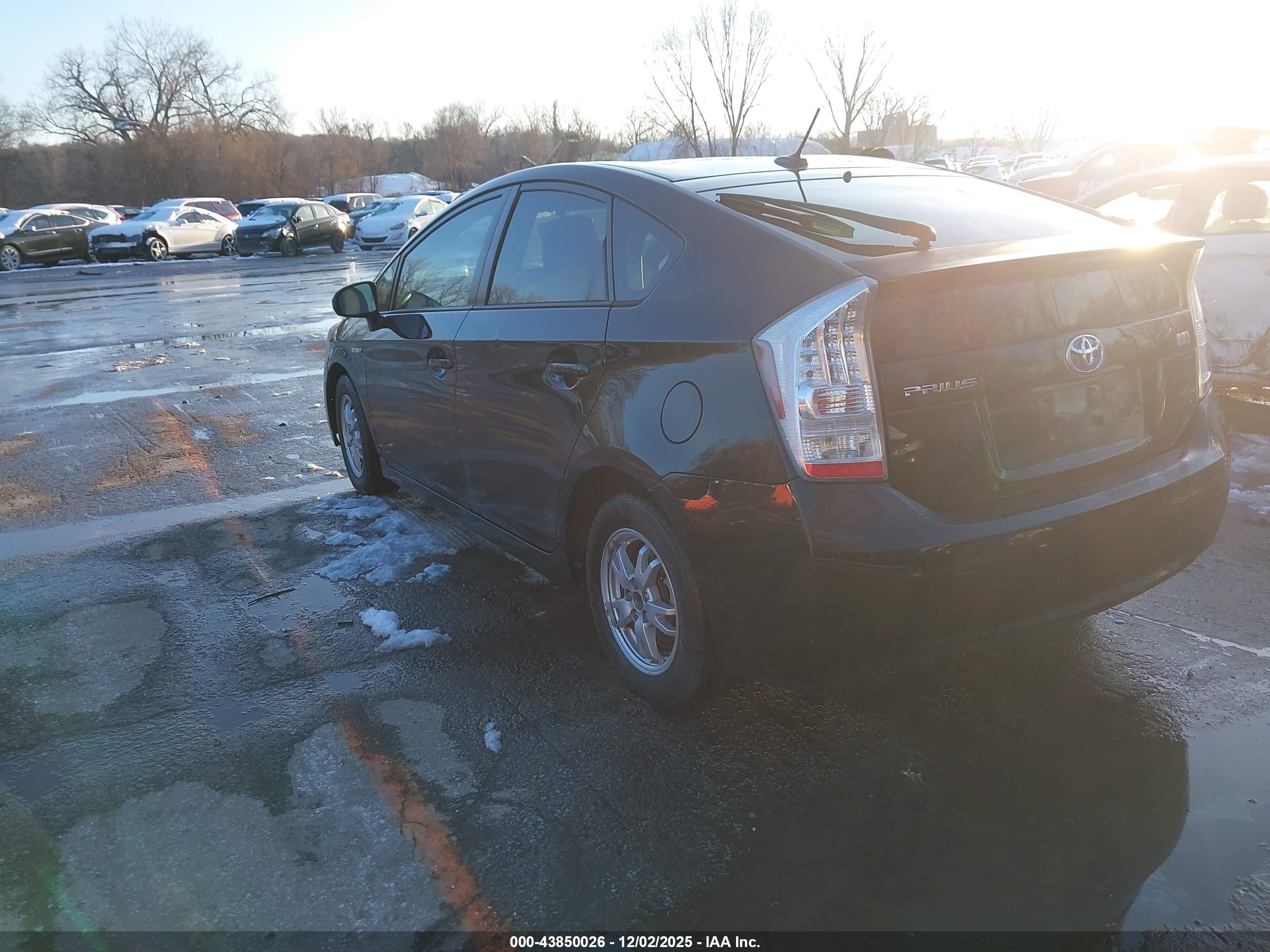 TOYOTA PRIUS image 3