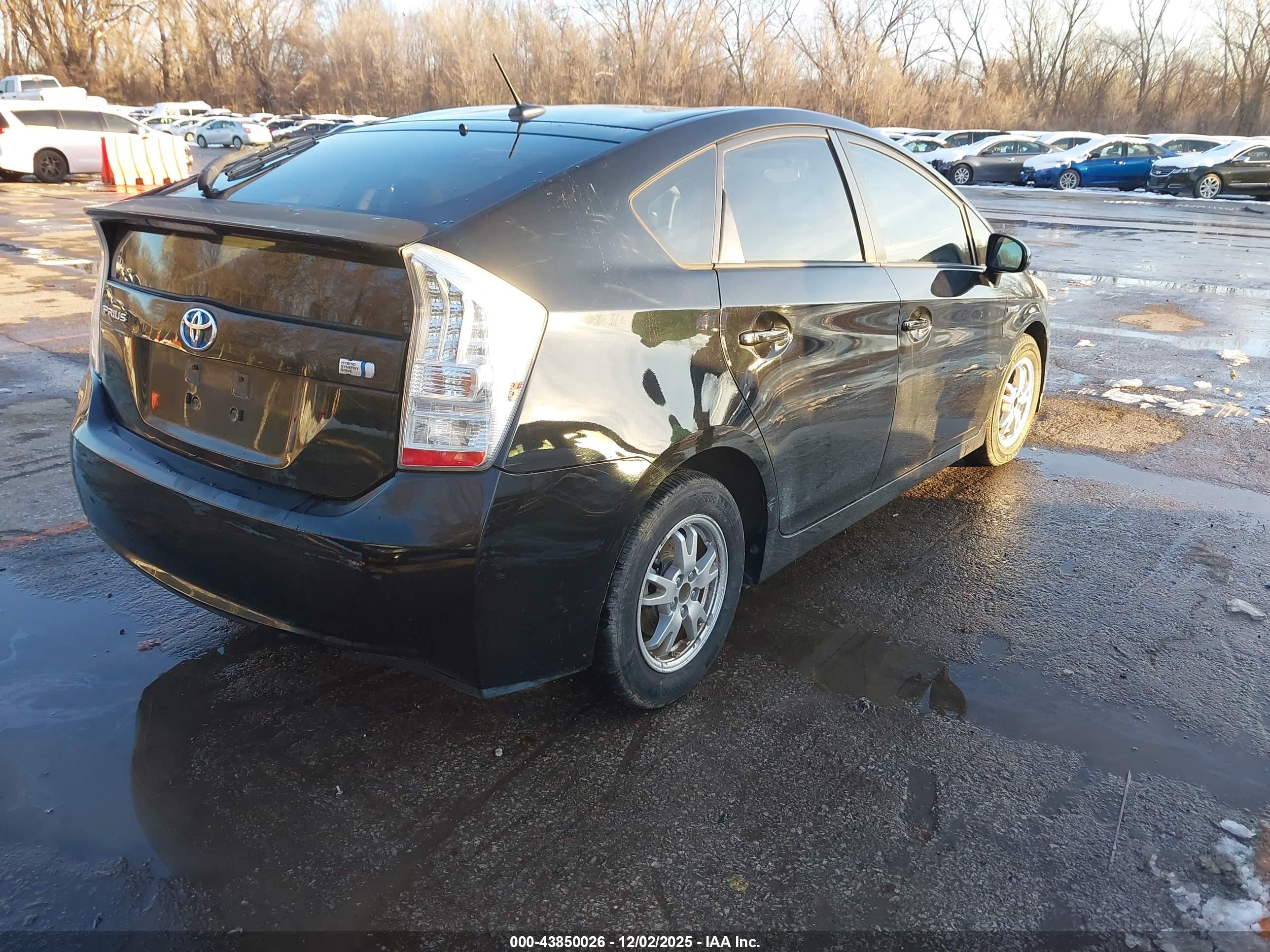 TOYOTA PRIUS image 4