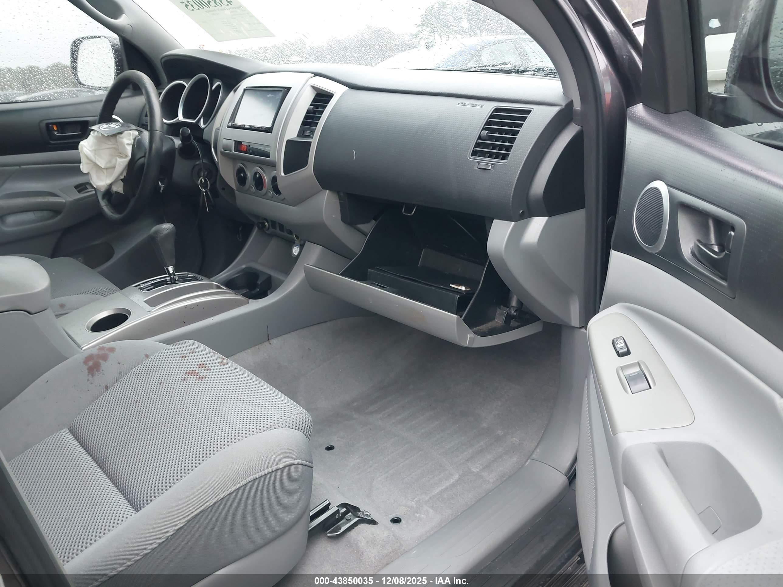 TOYOTA TACOMA image 5