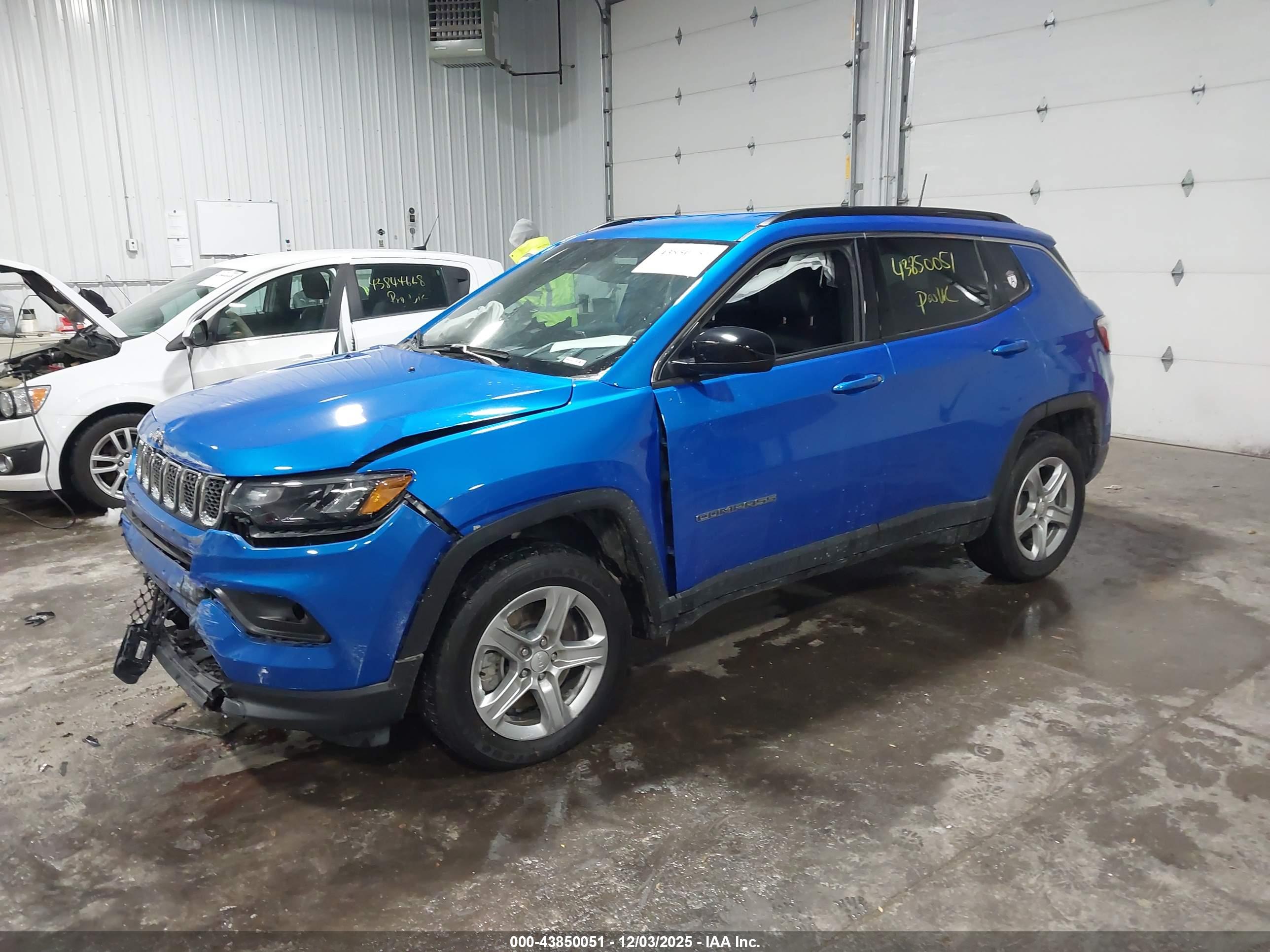JEEP COMPASS image 2