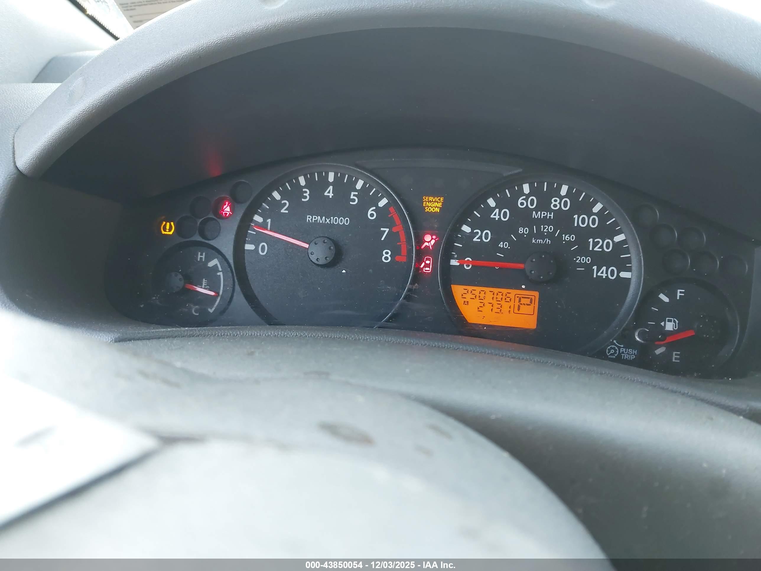 NISSAN FRONTIER image 7