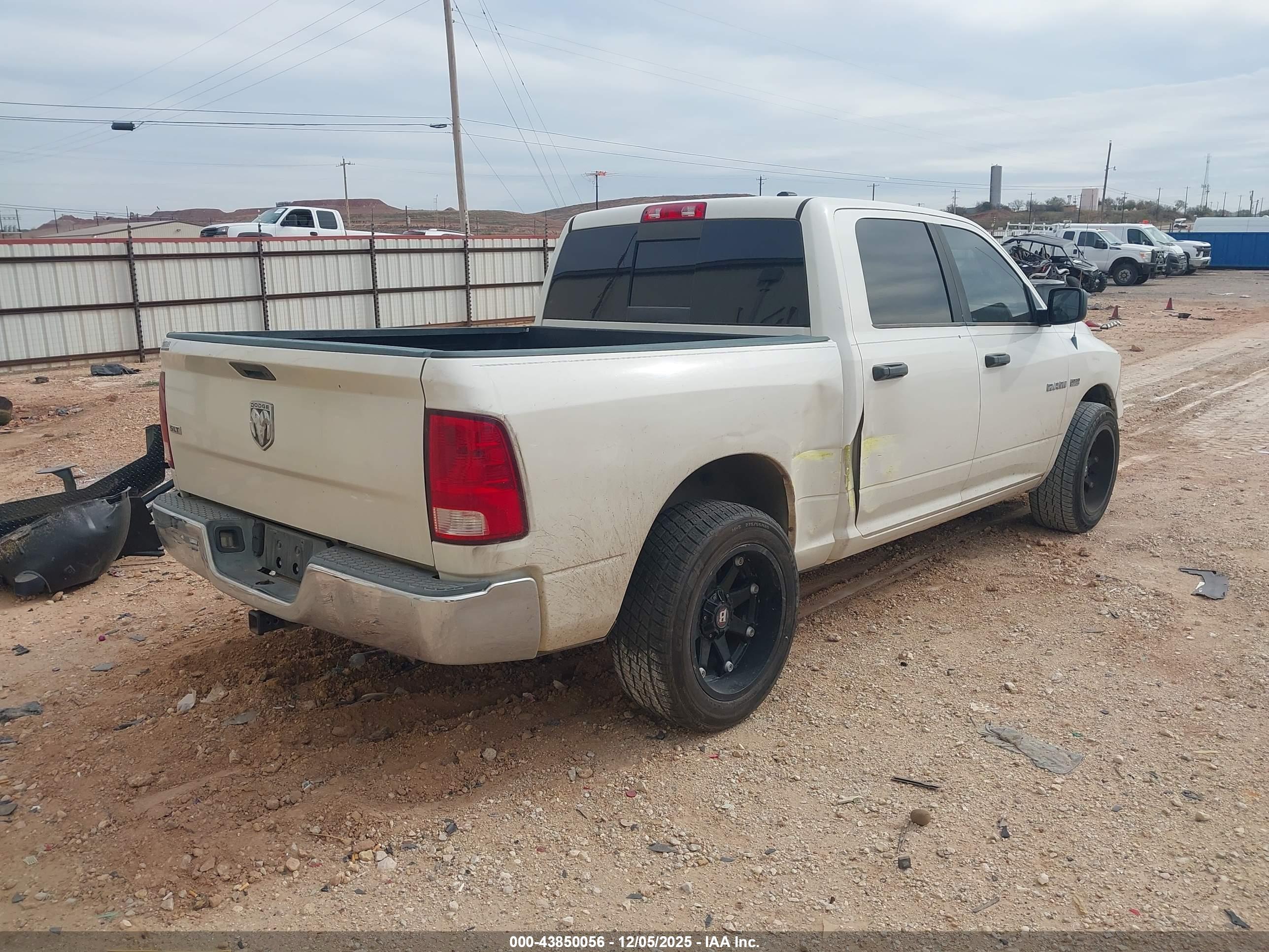 DODGE RAM image 4