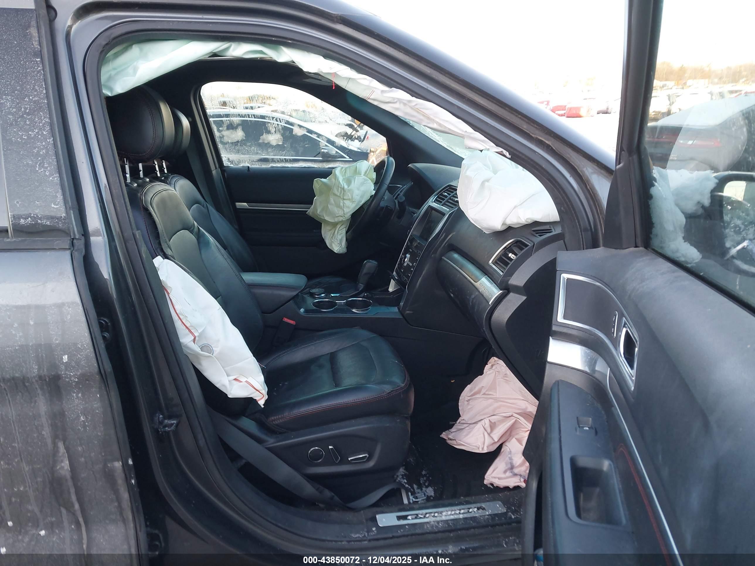 FORD EXPLORER image 5