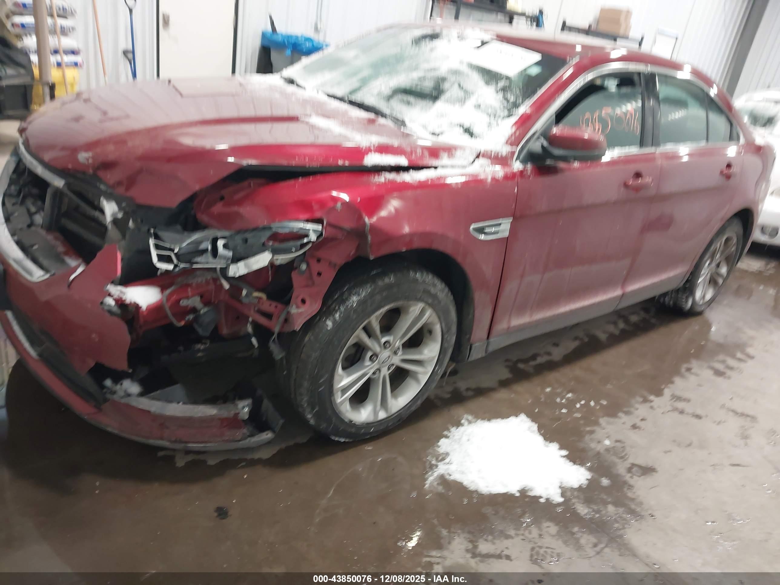 FORD TAURUS image 2