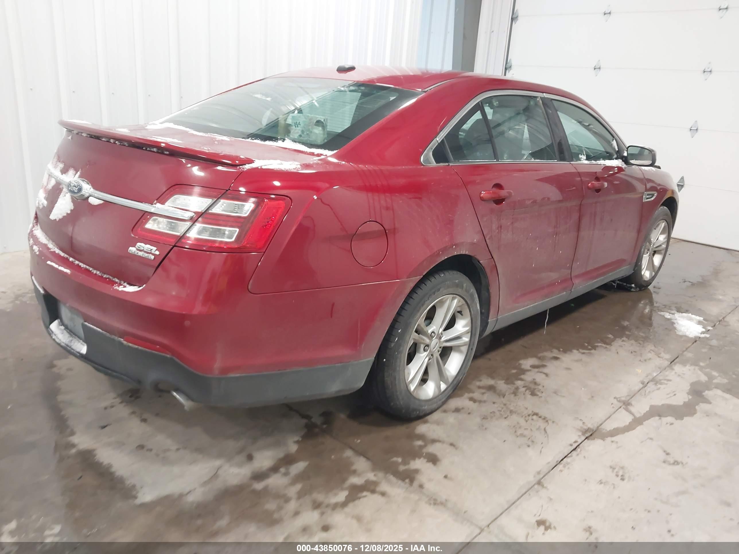 FORD TAURUS image 4