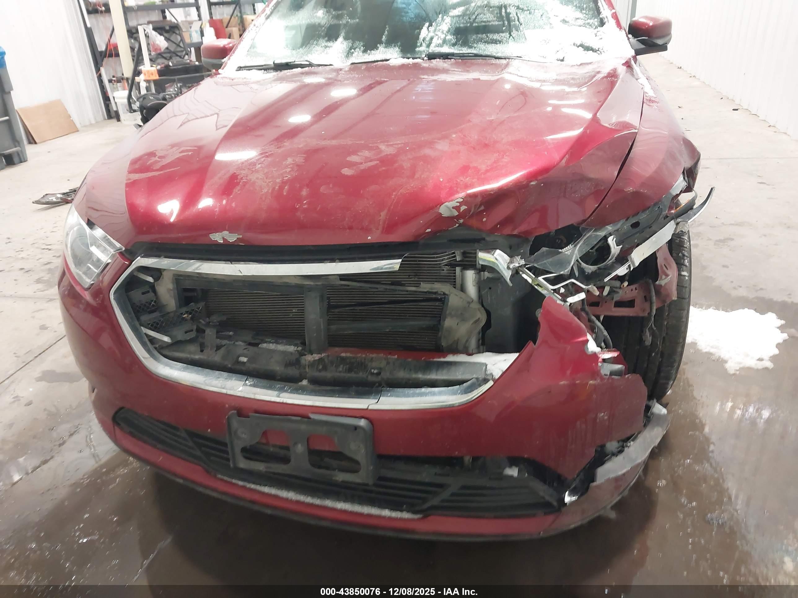 FORD TAURUS image 6