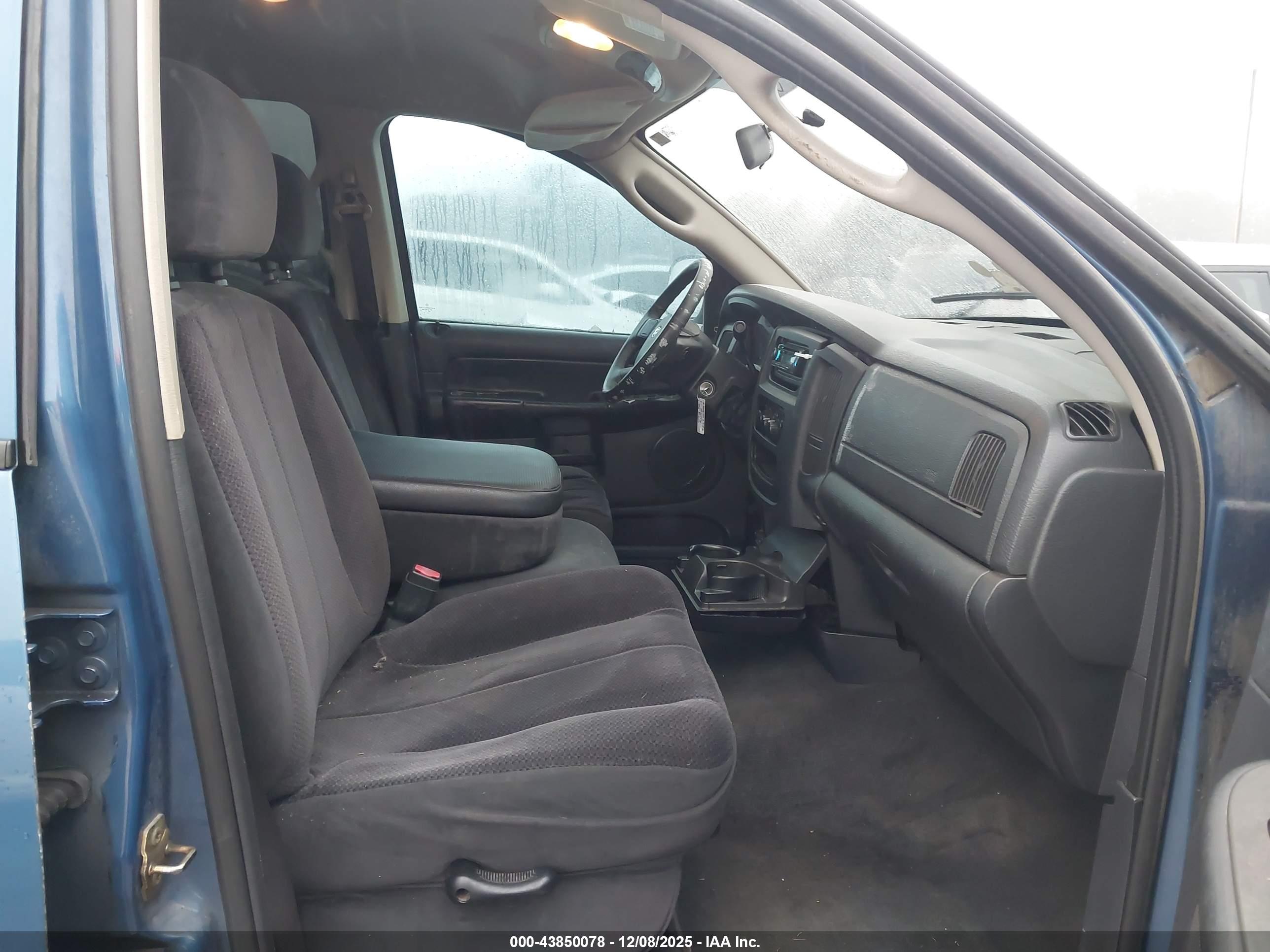 DODGE RAM image 5