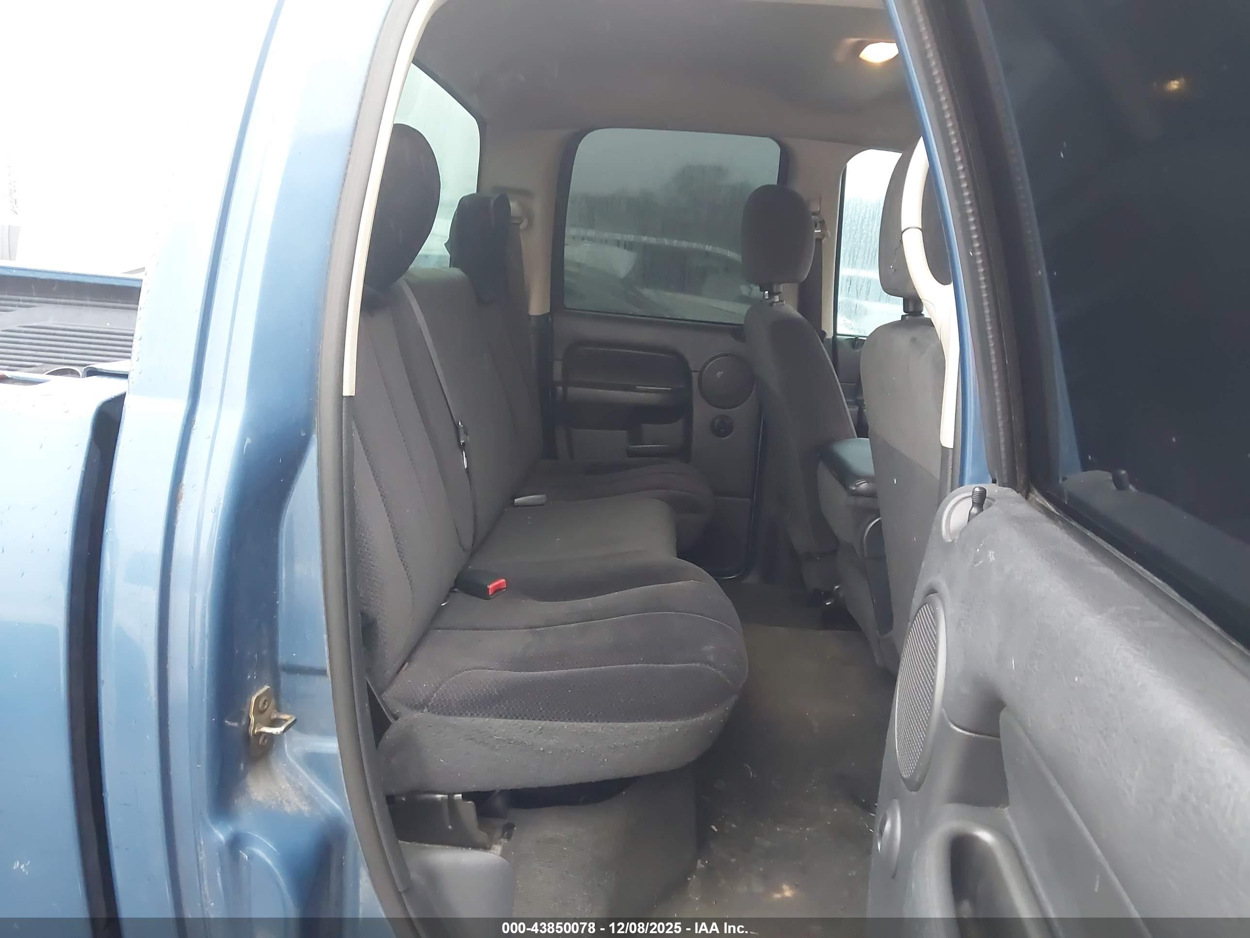 DODGE RAM image 8