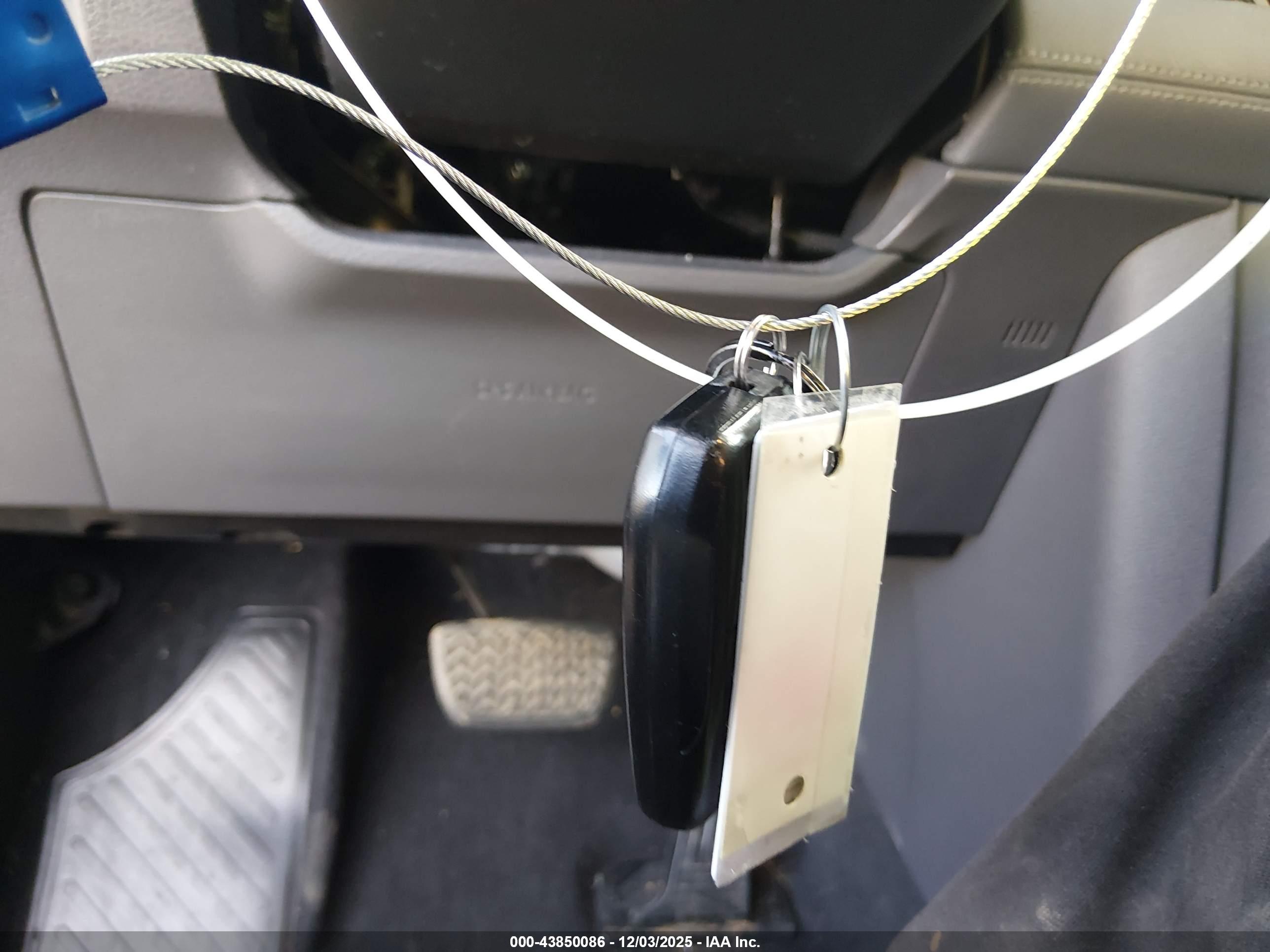 TOYOTA SIENNA image 11