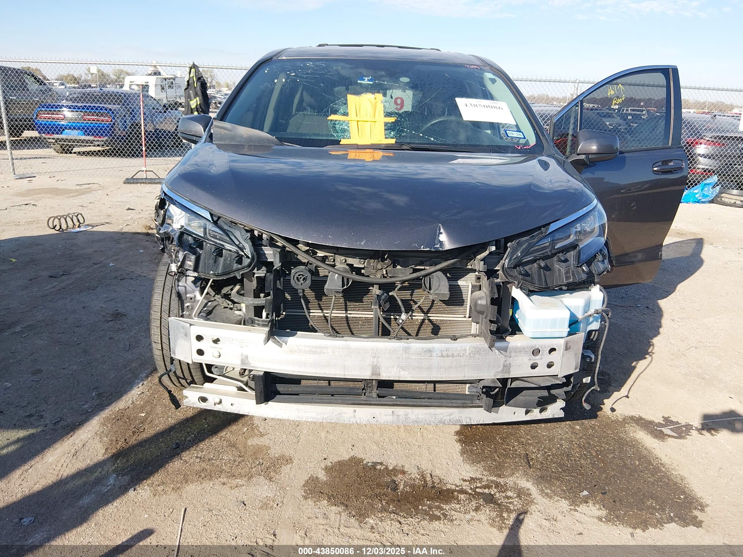 TOYOTA SIENNA image 6