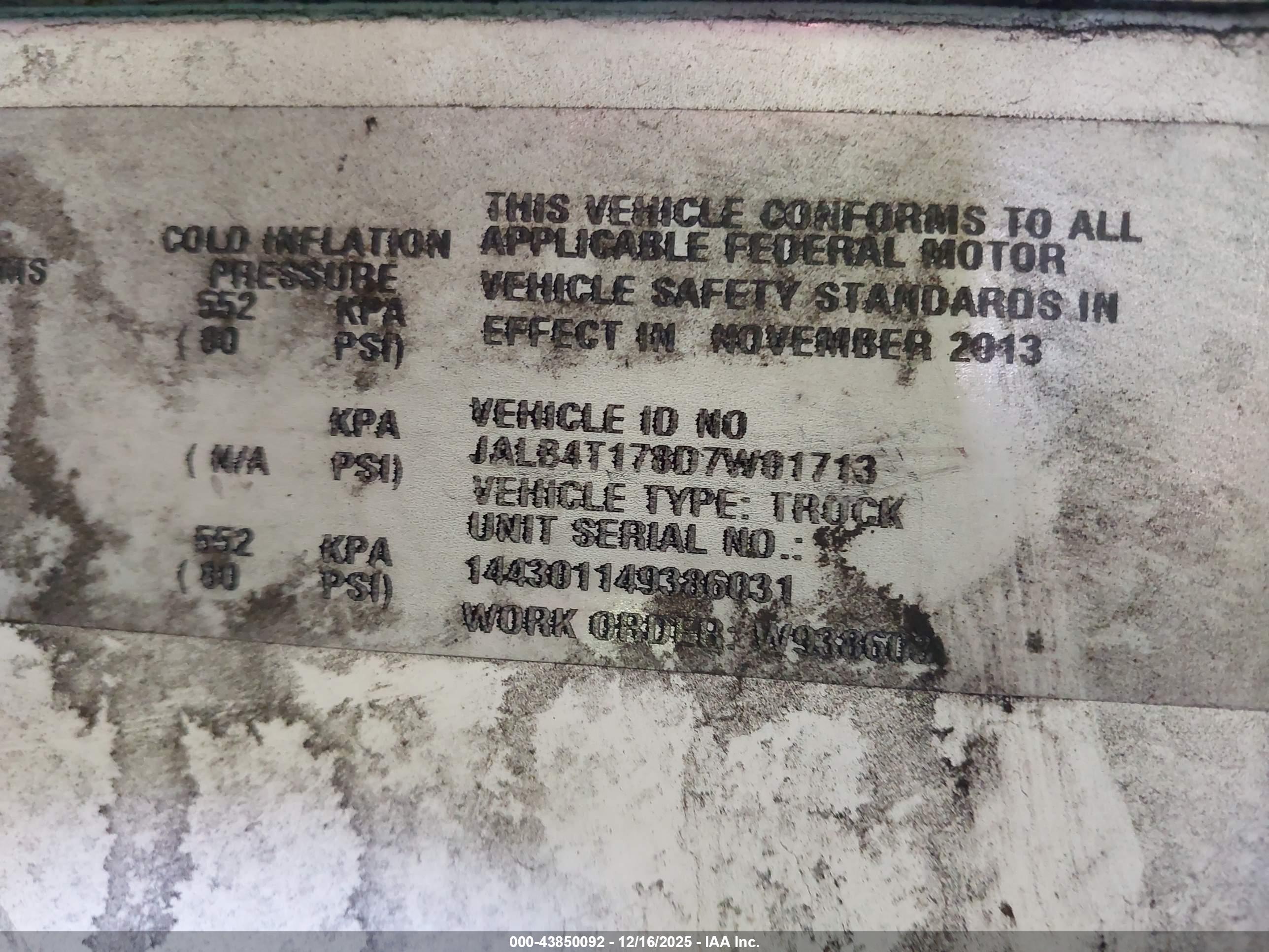 ISUZU COMMERCIAL image 9