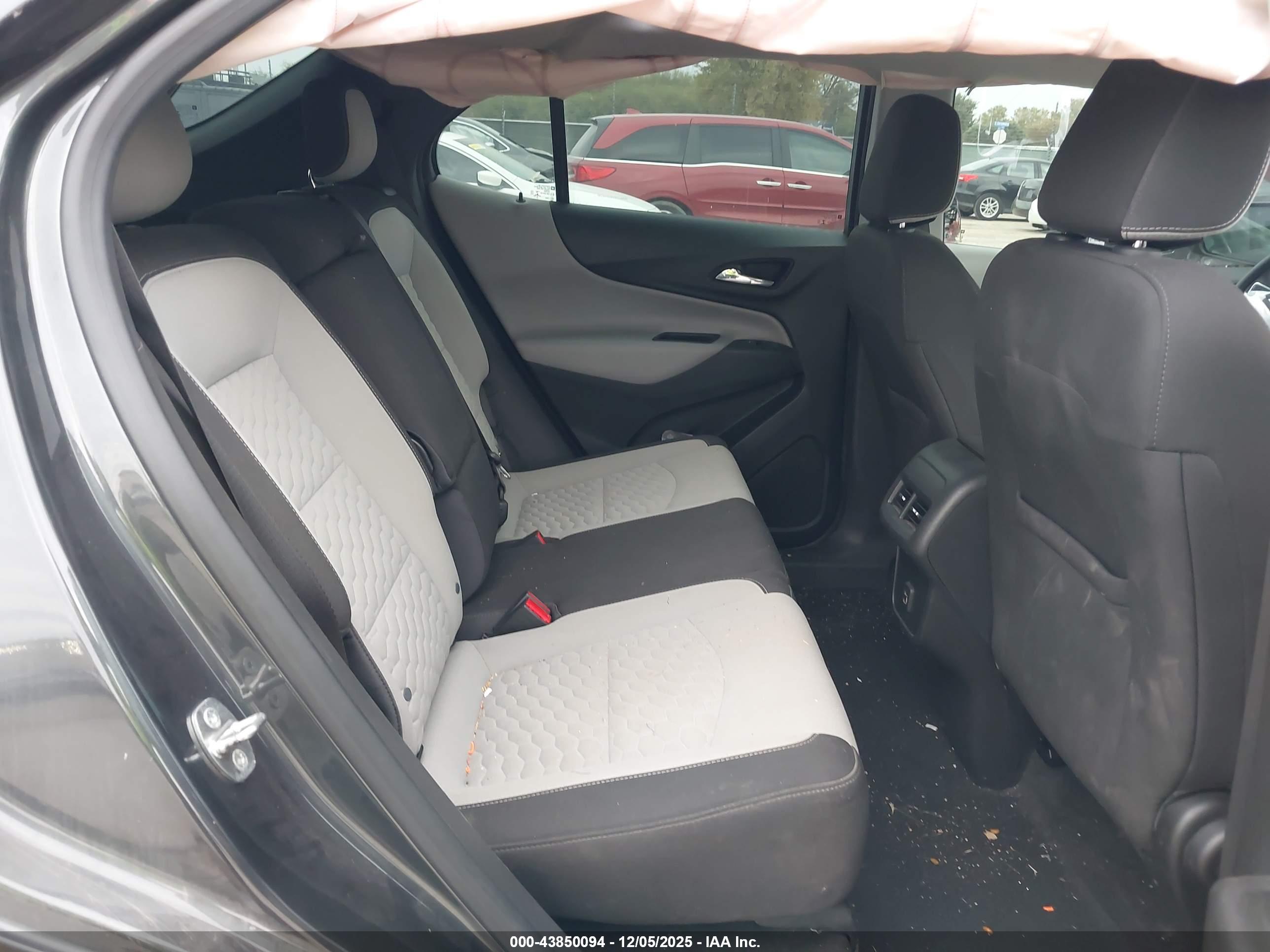 CHEVROLET EQUINOX image 8