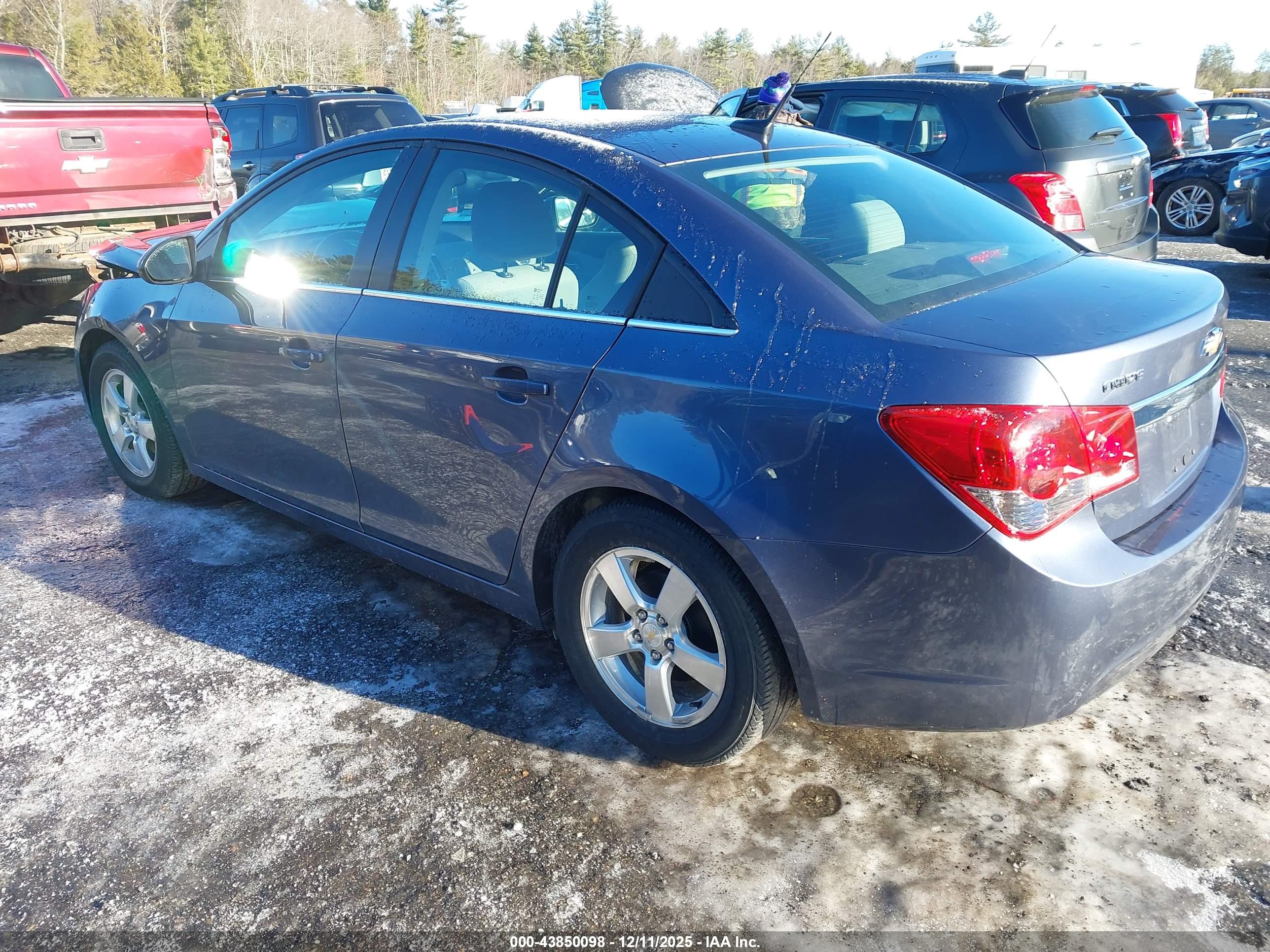 CHEVROLET CRUZE image 3