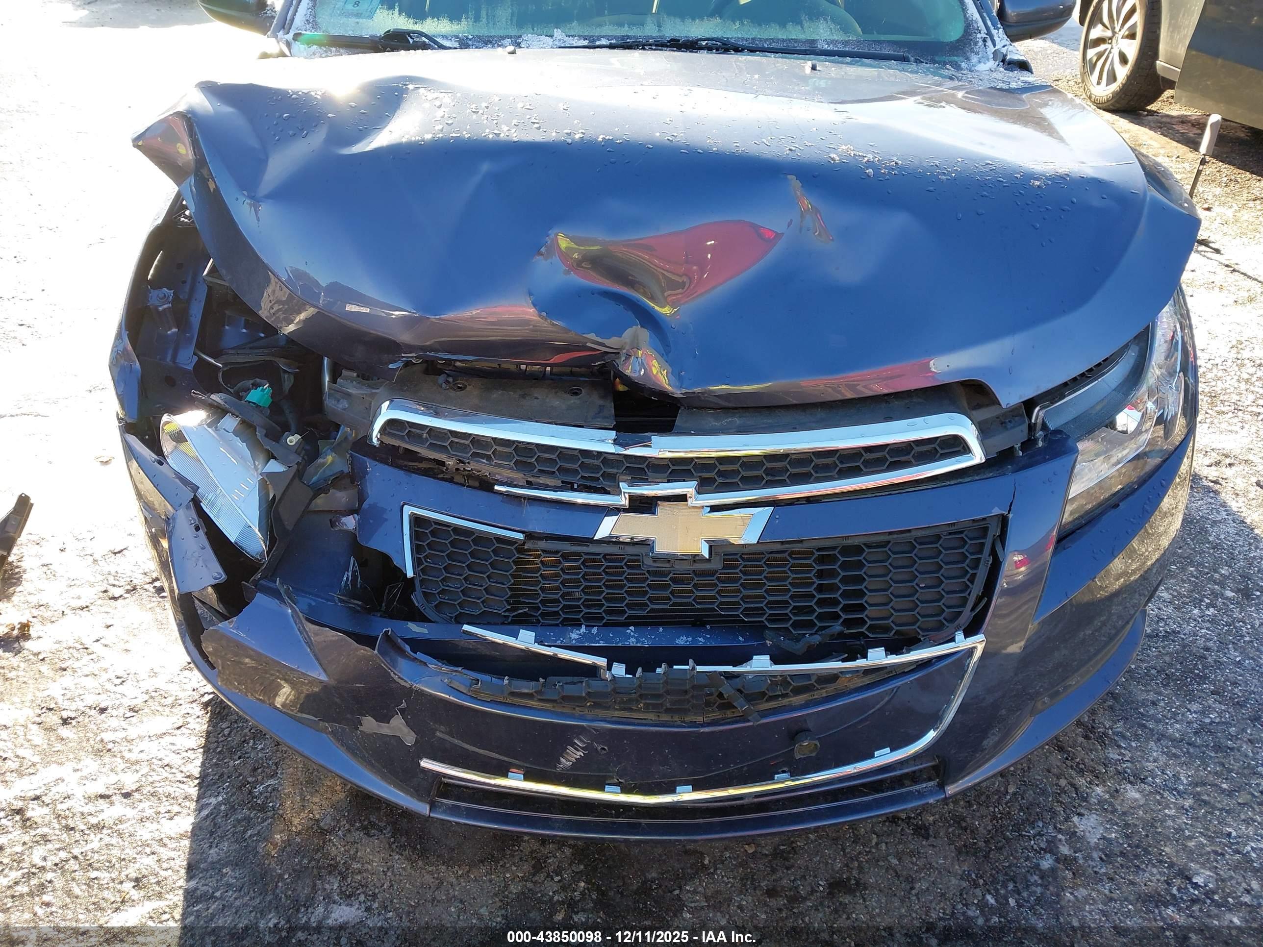 CHEVROLET CRUZE image 6