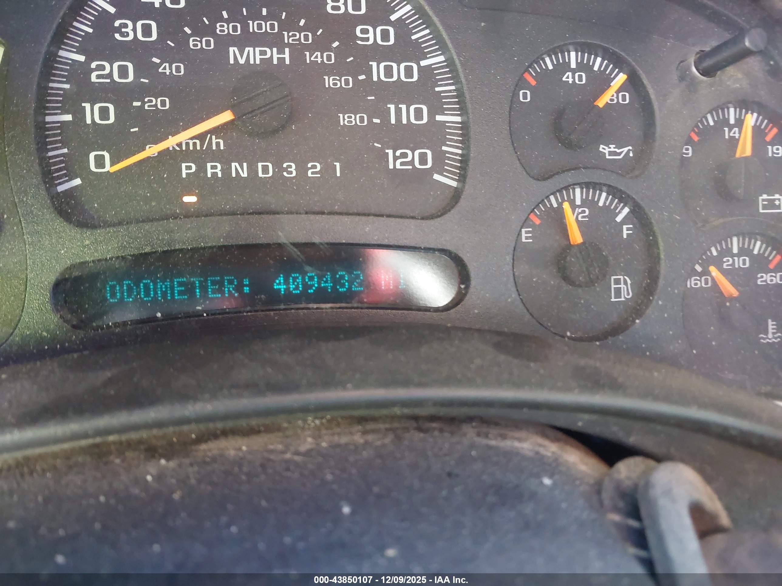 CHEVROLET SILVERADO image 7