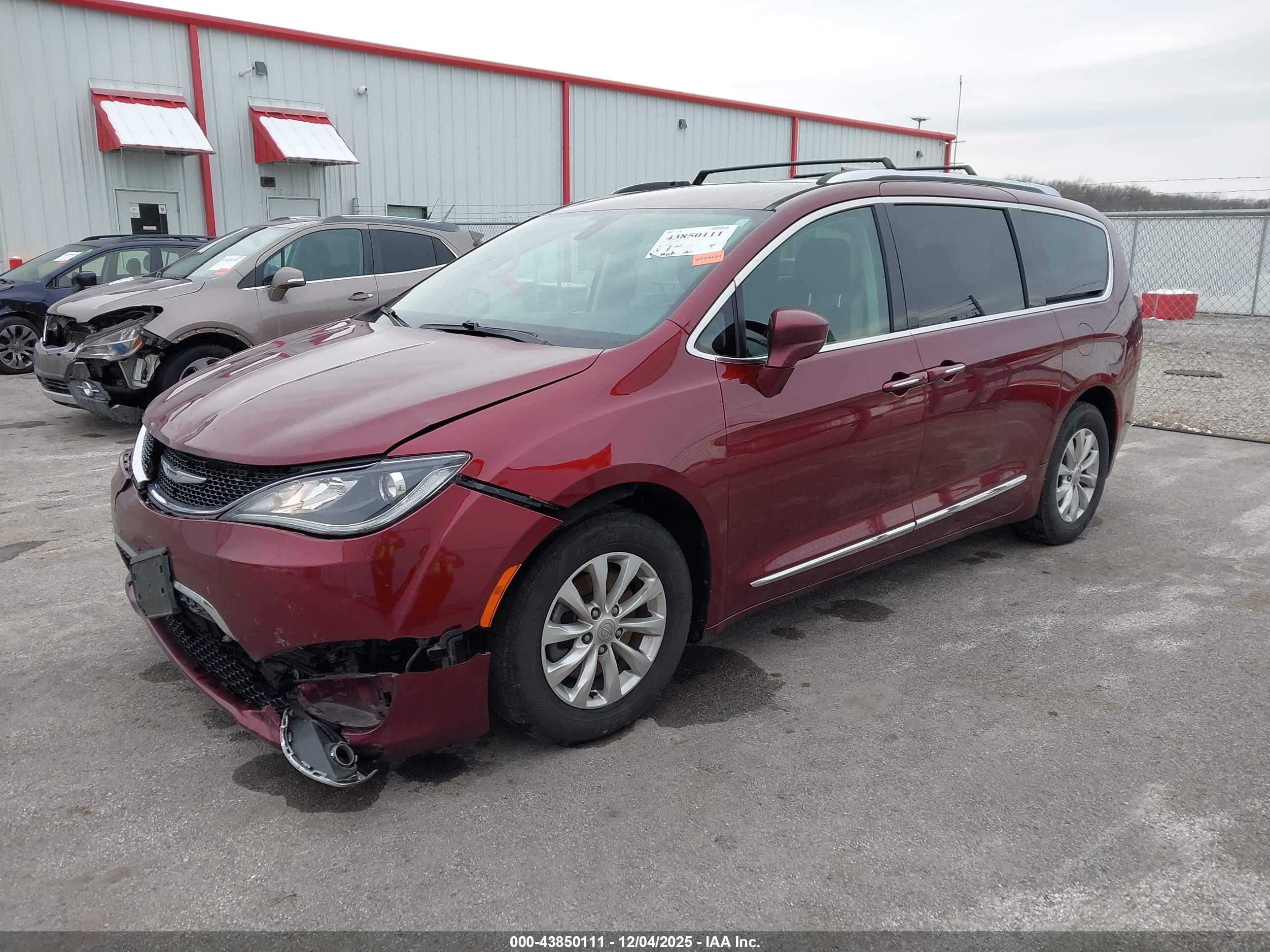 CHRYSLER PACIFICA image 2