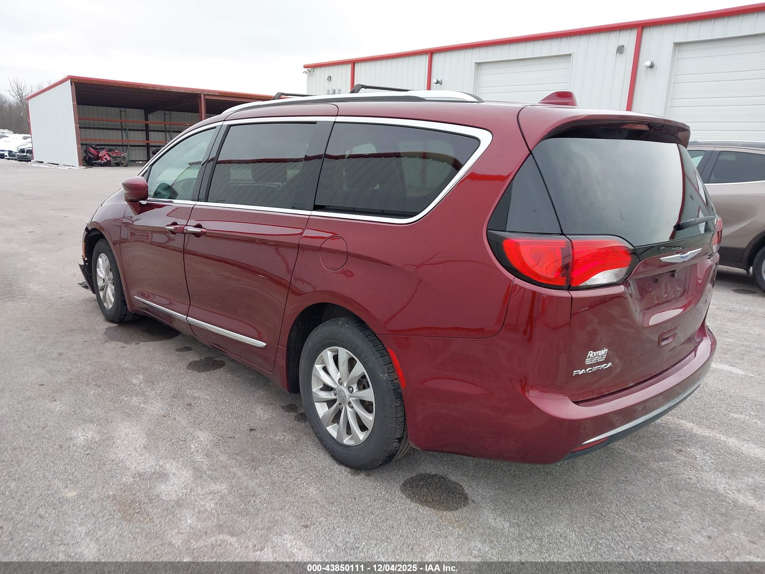 CHRYSLER PACIFICA image 3