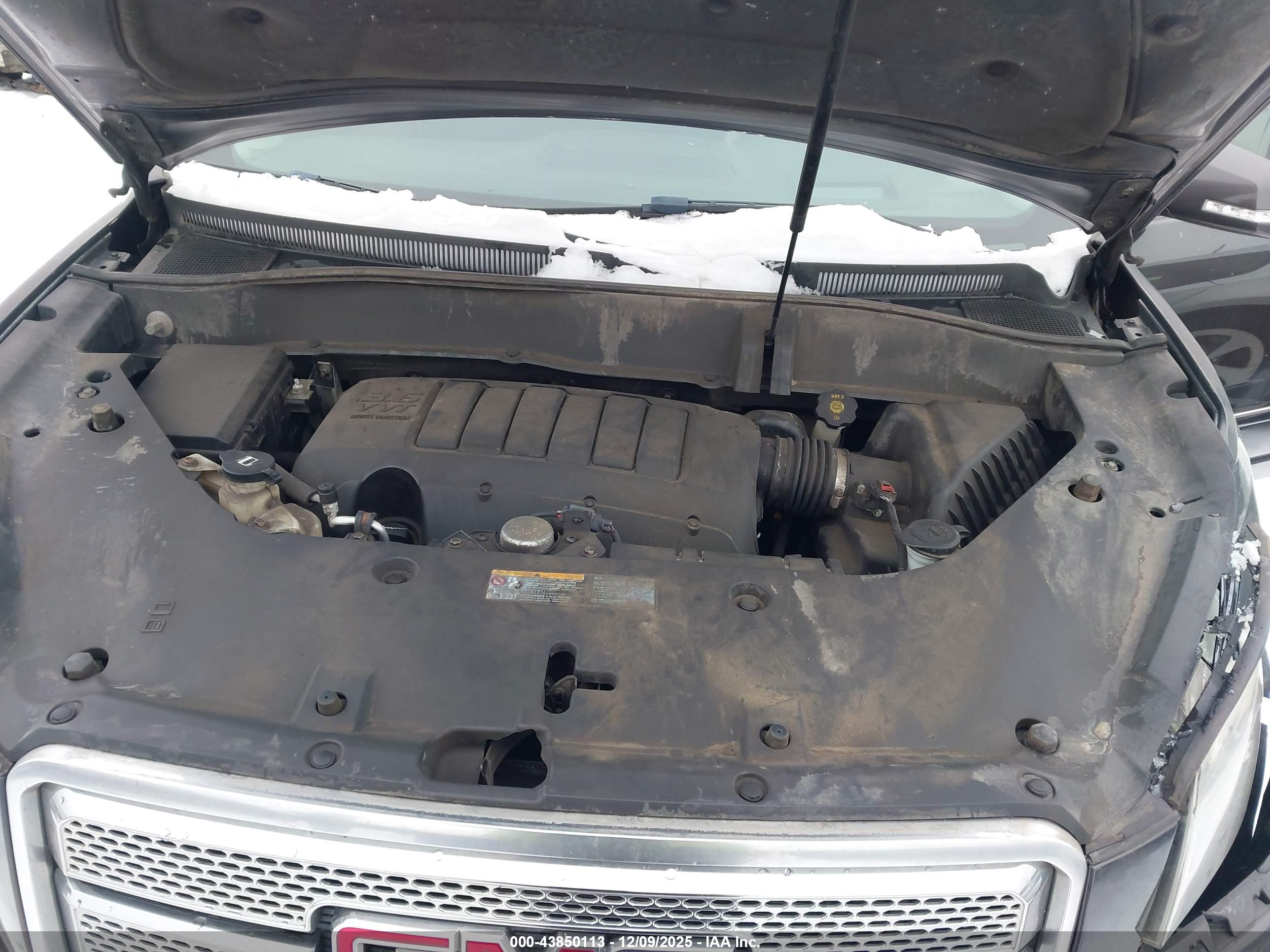 GMC ACADIA image 10