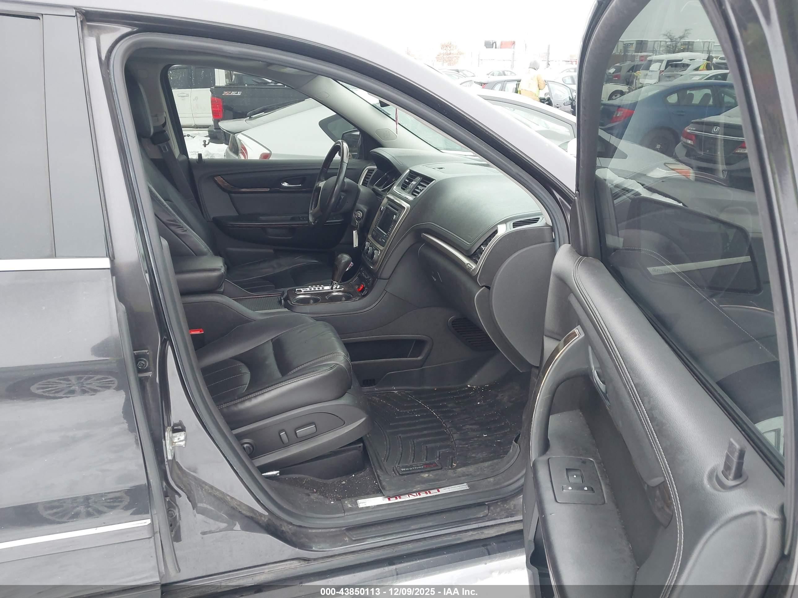 GMC ACADIA image 5