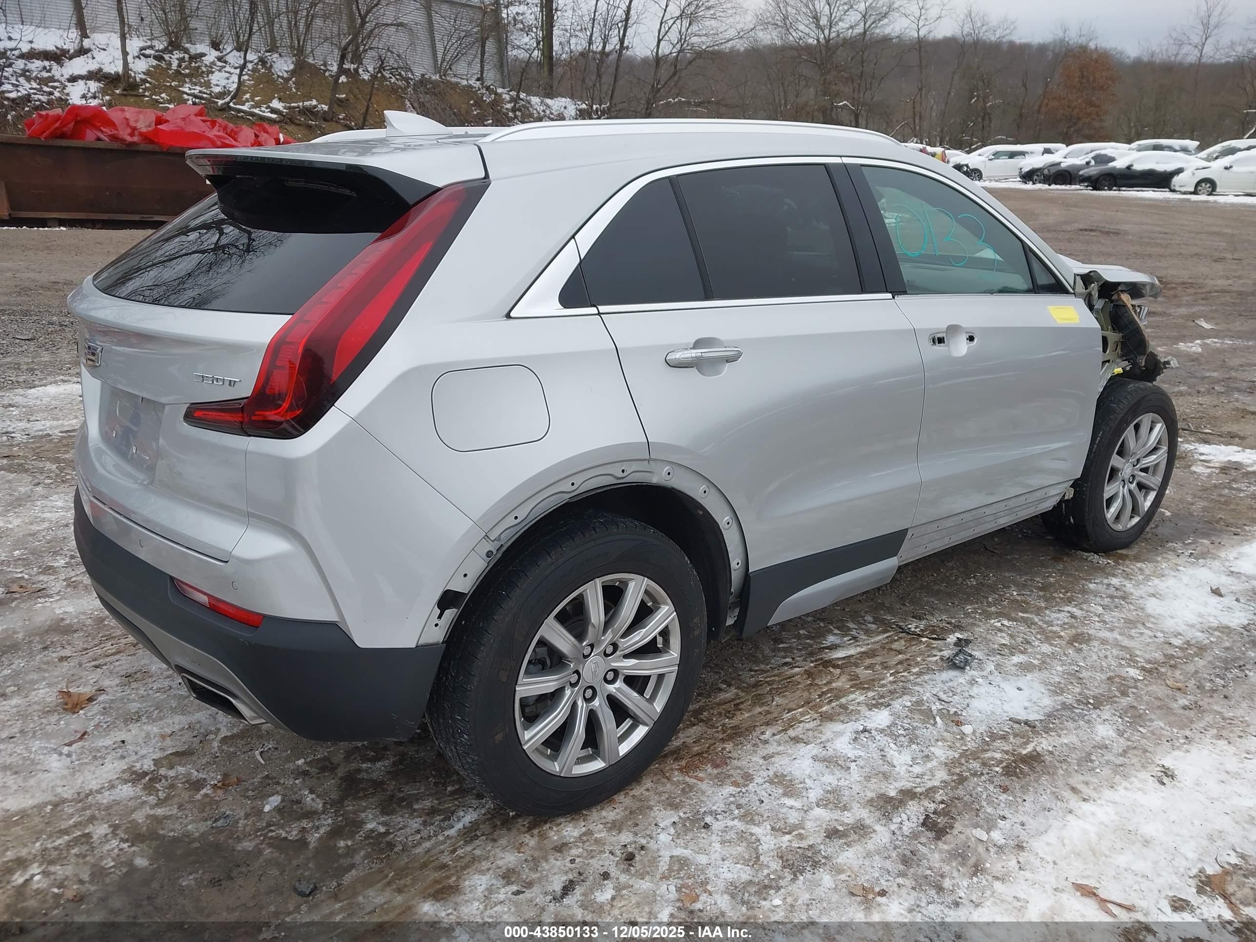 CADILLAC XT4 image 4